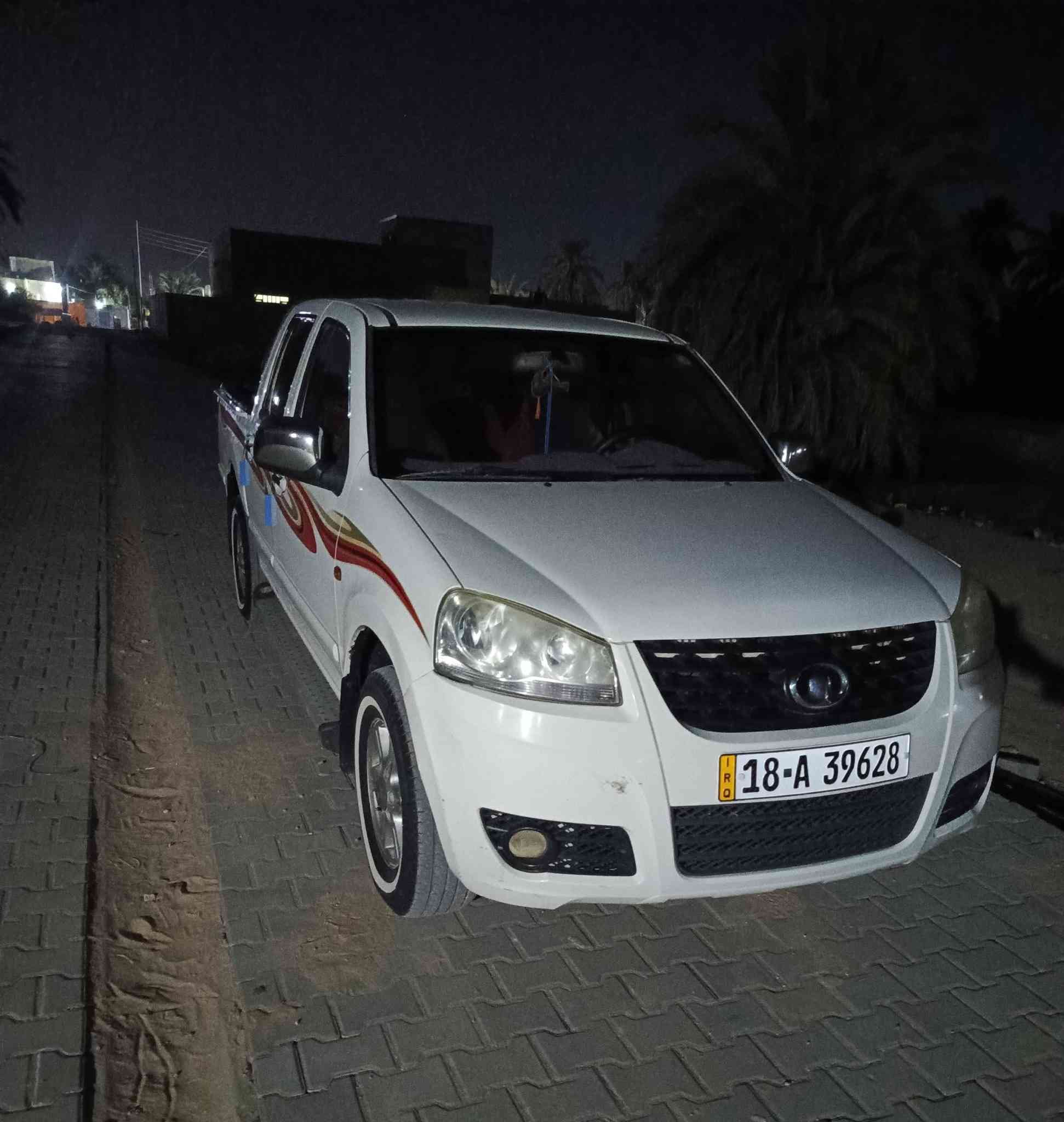 السلام عليكم سيارة كريت ويل للبيع موديل 16كفالة عامة رقم انكليزي بابل سنوية لة 28  سعرهة خاص ***********
