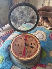 ساعة قديمة جداً للبيع الاتصال على الرقم ٠٧٨٠٤٣٨٩٤٢٢ سيد لطيف ابو الدلا...