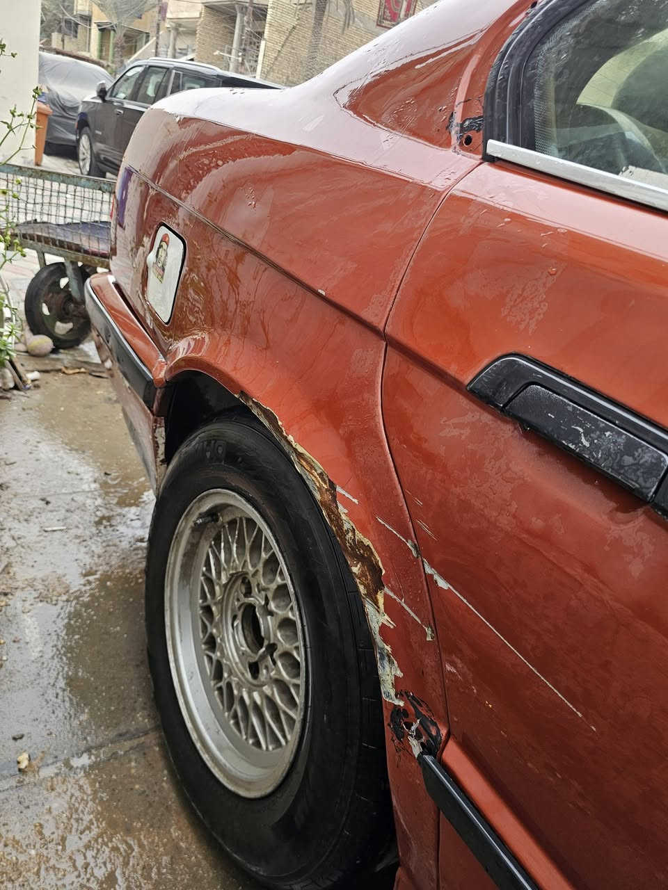 السلام عليكم ...
BMW 525 
 طراز 1990 
سنوية بأسمي صاقطه من 2024 شهر الثامن 
رقم اربيل  مكينه مسكر (فانوس) كير عادي مكينه وگير خير من الله داخله حلوو مثل البصوره
تخم اطارات جديده صدر امامي و خلفي حلوات 
ويالتها خلية حته السبير خلية
عليها غرامات 180 الف 
يرادلها شغل بل كهربائيات سنتر لوك لايتات 
السعر 29 
عنواني بغداد ***********
