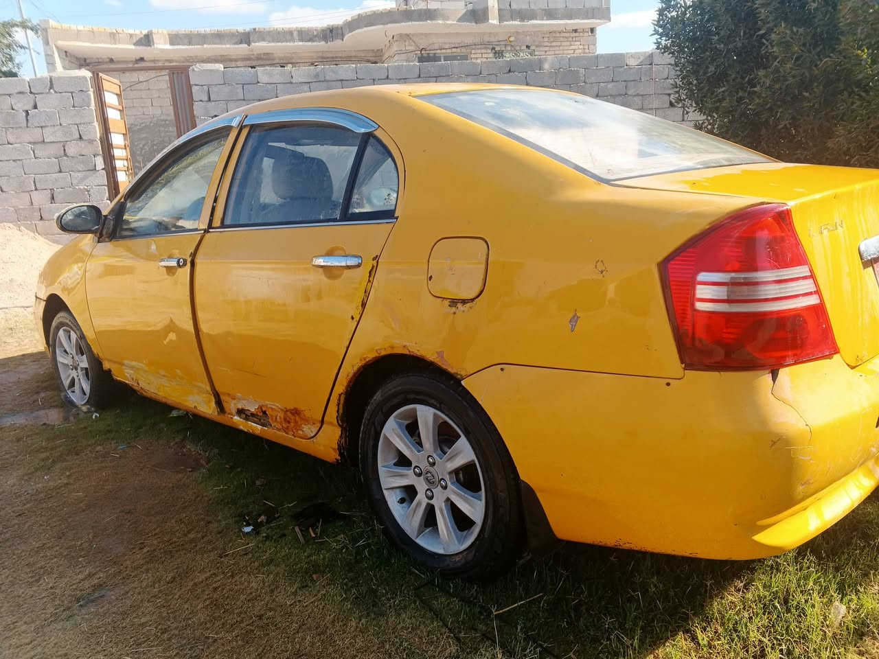 سلام عليكم سياره ليفان للبيع سياره واكفه الاتصال واتساب***********
