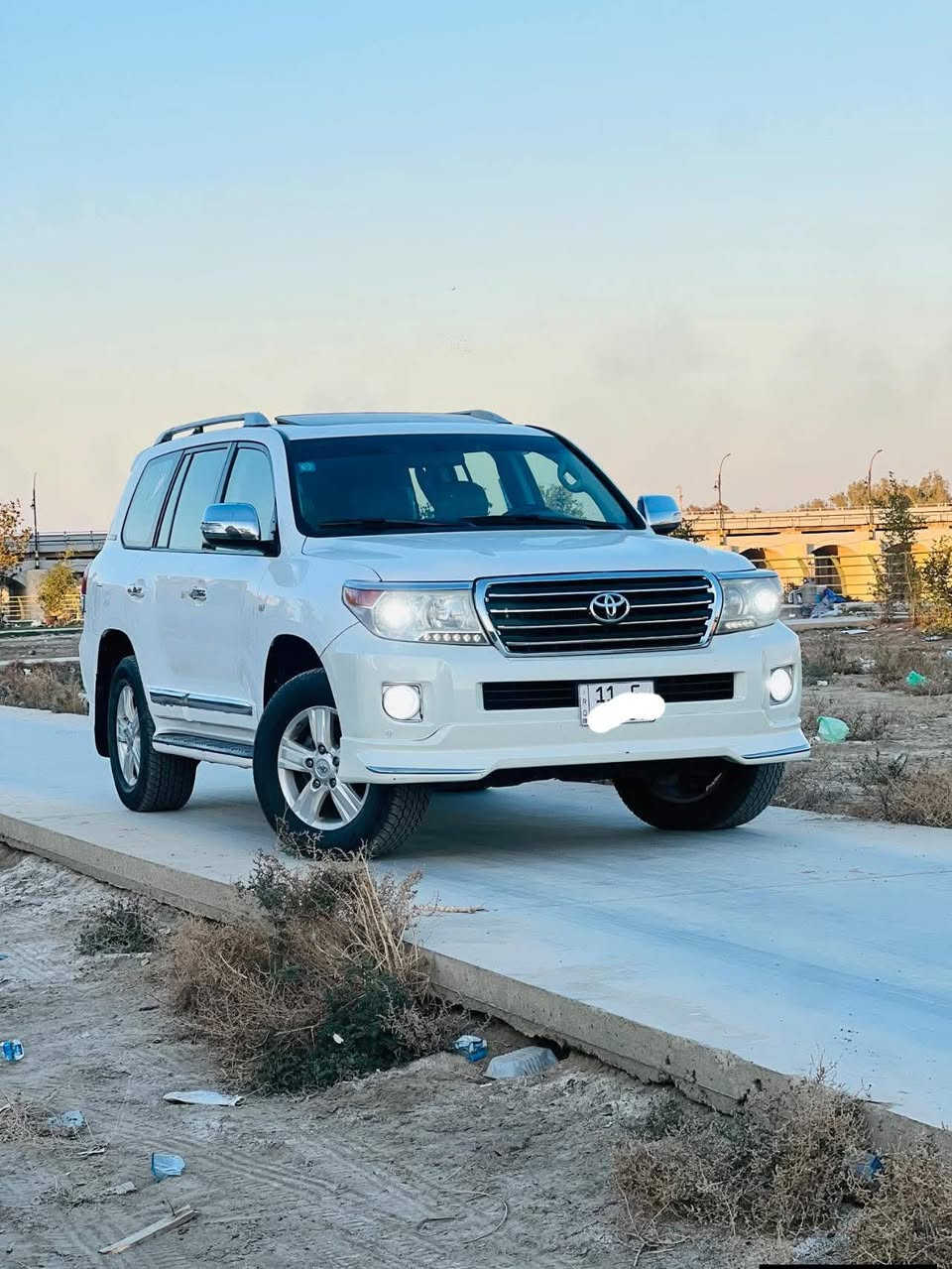 سلام عليكم ! السعر 278 وبيه مجال 
كفاله عامه سياره 
لاندكروز 2009 رقم بغداد جديد وهزه جديده ب اسمي 
كير محرك مامفتوح ع شركه 

فول مواصفات 1/1 
بصمه
فتحه سقف 
شاشه جبيره 
تحكمات ستيرن 
تشغيل عن بعد 
دفدي بلا سقف 
7 راكب 
3قطع تبريد 
تخم تاير جديد
تبريد ثلج 
مكاني بابل 
للتواصل ‭***********
