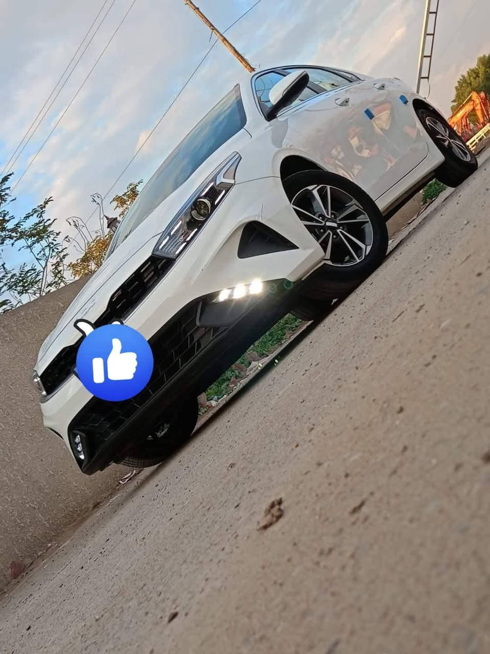 السلام عليكم
كيا سيراتو موديل 2024
السيارة مكفولة كفاله عامه رقم بغداد انكليزي بأسمي مداور ثاني 
محرك 2000 دوش 
ماشية 50   الف حقيقي شرط بعدهي بحاله الوكاله 
مواصفات
1- فتحة سلايت 
2- اشاير بل مري 
3- ويل كب اصلي 
4- تبريد قطعتين 
5- شادلهة شاشة اصلية ابل كاربلي
6- وشادلهة منضومة زنون اصلية 
7- بيهة سويجات عدد 2 مال الشركة
8- حساس خلفي 
9- لدات امامية + بروجكترات امامية 
داخل السيارة لونين اسود و صحراوي
السبير و العدة مالتهة بعدهن بحالة الوكالة مانازلات
الشراي يتصل *********** مكاني الرميثه
