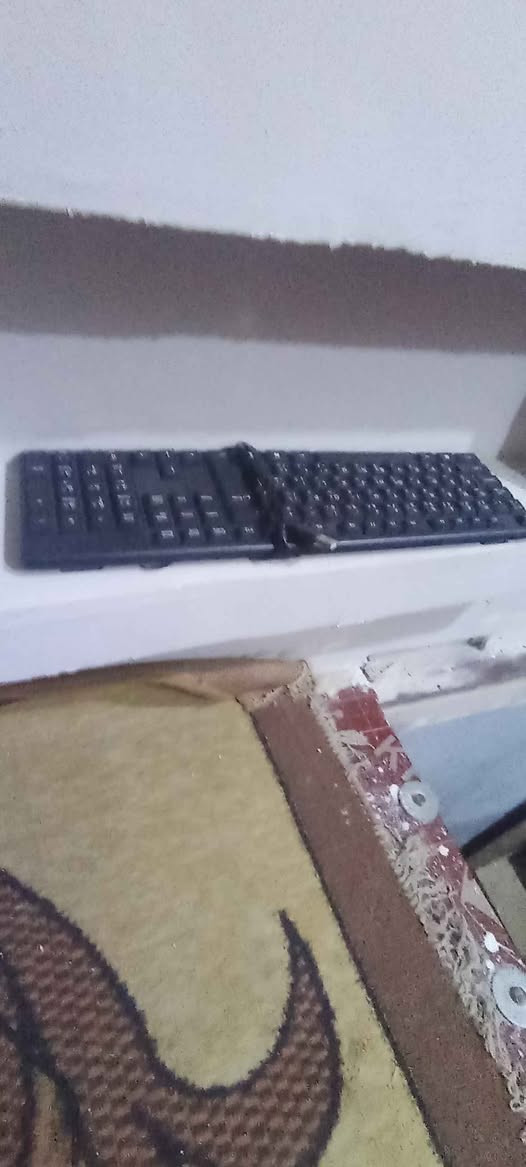 Xpox seris S نضافه فول ما مفتوح ولا مصلح وا اليده نضيفه ما مصلحه ابد جديده

غراض جهاز
هارد داخلي 512
وا هارد خارجي 2TP
كيبورد وا موس ويه الكس بوكس
سماعات محيطيه كارتونه الصليه مال اكس بوكس حساب مال فورزه هوريزن 5 كامل بي هواي سيارات خليت نحل نشره متغيره مال ديكور ويه جهاز تحكم با تليفون سعر 650 الف وبي مجال قليل رقم *********** النجف, العراق
