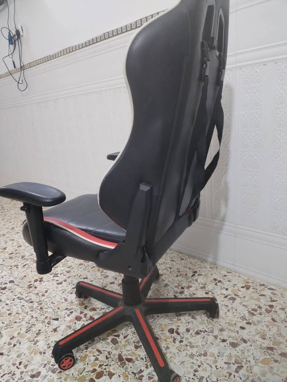 كرسي كيمك نظيف كلش ماستحمل هواي فقل 100 رقمي ***********
