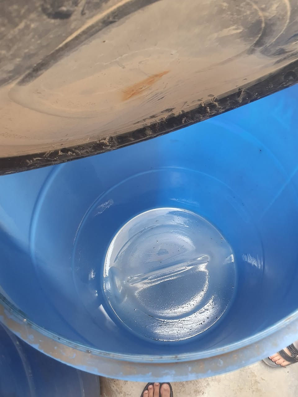 براميل للبيع ٢٥٠ لتر شرط اصليات
***********
