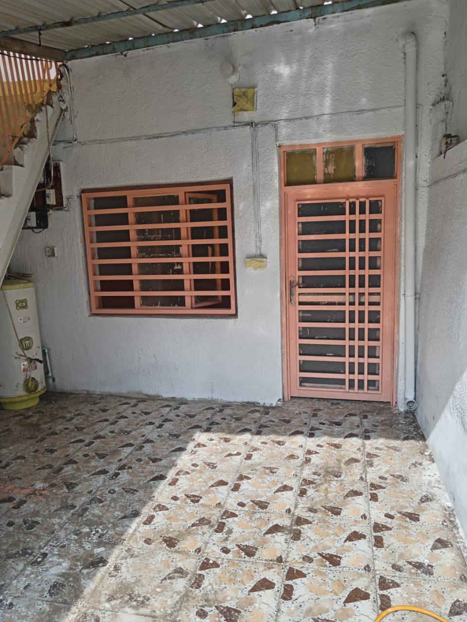 دار للبيع في حي المكرمه منطقة ل 8 تالاف 
شارع 10
المساحه 80م واجه 4 م نزال 20 
السعر 88 
للستفسار مراجعه عقارات ابو مصطفى العبودي 
***********
