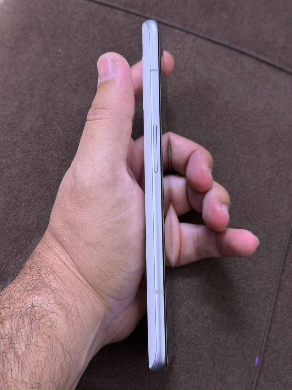 للبيع او المراوس حسب الرغبه واخذ فرق(اريد فرق)
ريلمي Gt2Pro ذاكره256/12 دبل شريحه بدون ملحقات فقط حافظه ولاصق شاشه مواصفاته معروفه معالج سناب دراكون 8جين1 بطاريه5000 يدعم الشحن 67واط كامرته50ميكا بكسل من سوني وبي خاصية تصوير الميكروسكوب تصوير فيديو 60هيرتز 4k الجهاز نظافه95% عدا الشخط الصغير الي بالشاشه
السعر 300 وبي مجال ويرهم مراوس بجهاز اقل منه واخذ فرق
مكاني بغداد البلديات بغداد, العراق


**إذا كنت صاحب هذا الإعلان وتريد حذفه لأي سبب، رجاءا أرسل رسالة إلى الدعم الفني**
