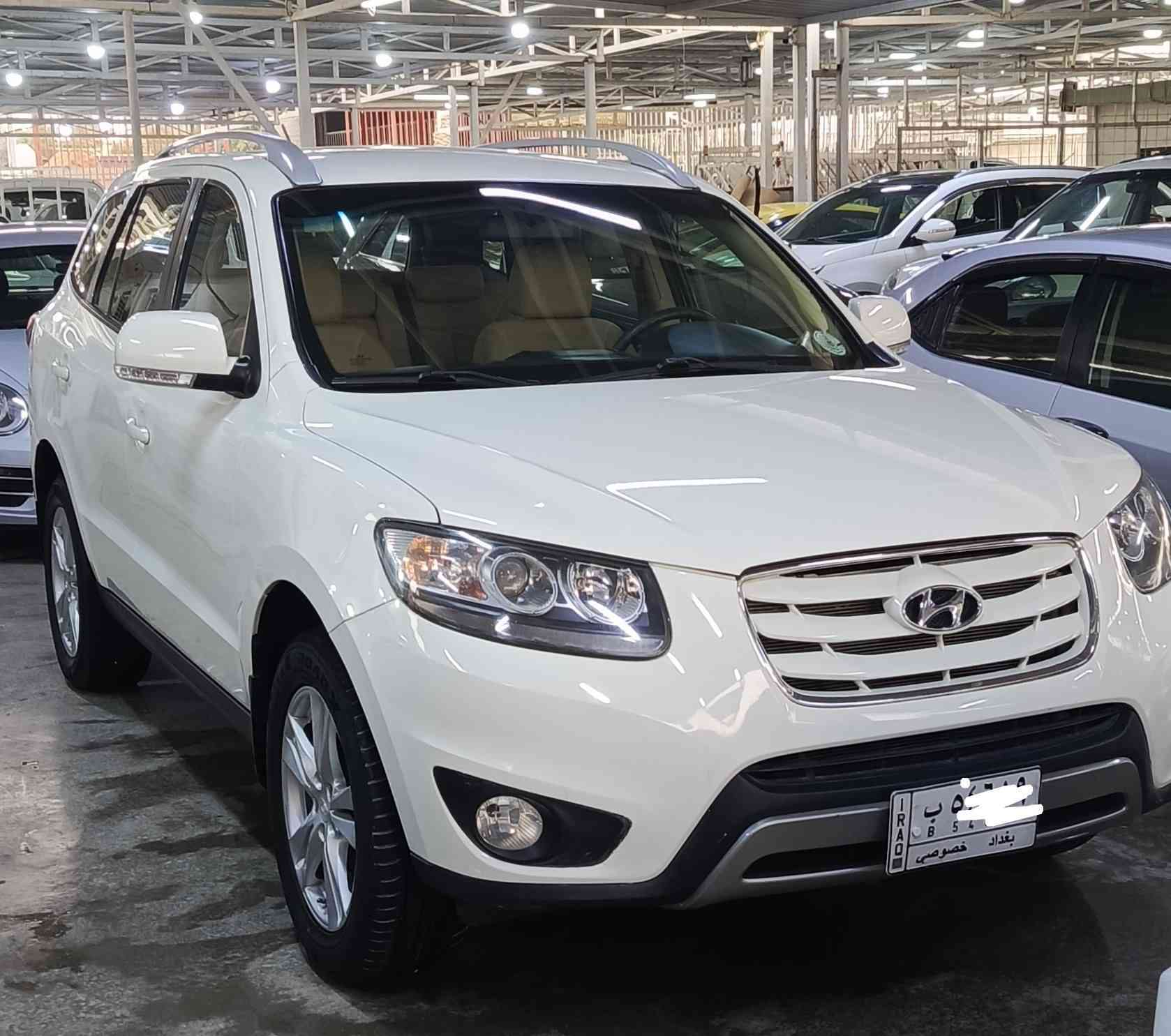 السلام عليكم .
سنتافيا 2012 بغداد خليجيه ماشيه 95 ألف كم محرك 6سلندر 7 راكب 3 قطع تبريد .

 مكفوله بيها بارد بسيط جدآ بقبق الجنطه .

علمآ السياره جديده جدآ .

مكان السياره بغداد .

السعر 165 ورقه .

***********
