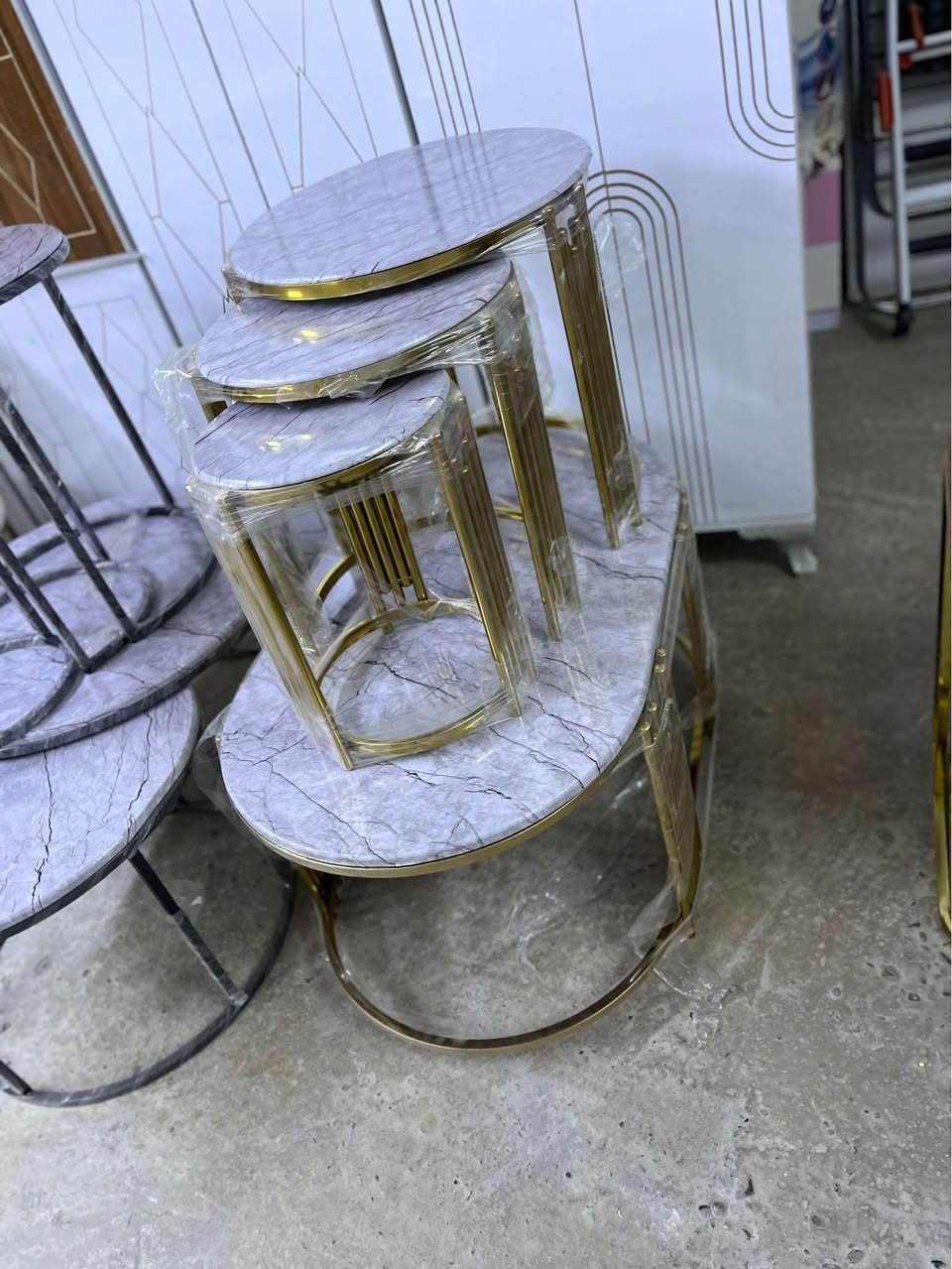 سێتی مێزی ناوەڕاست و ٤ تەپڵەک
تازە 
٨٥ هەزار لەسلێمانیم 

‭٠٧٨١ ١٣١ ٨٩٢٧‬ السليمانية, العراق
