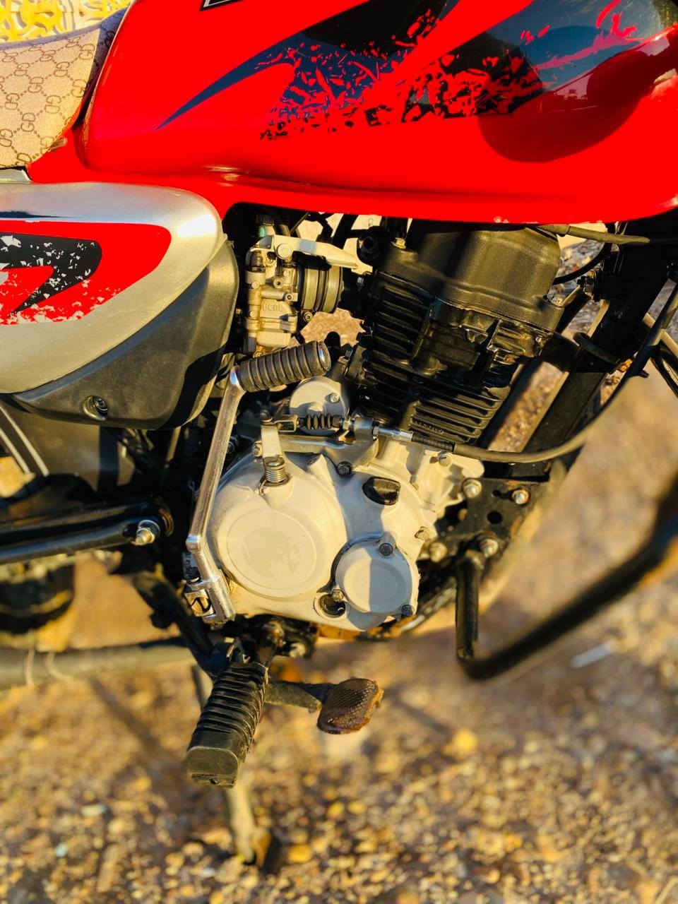 السلام عليكم دراجه موديل ٢٣ رقم وسنويه تاخذها كبل للشغل مابيها اي نقص رايدها ٢٣٥٠ مستعجل ع بيعتها ***********
