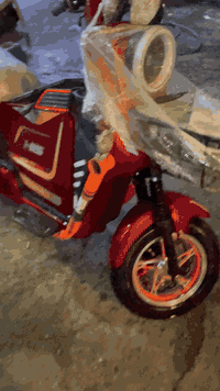 دراجه شحن لبيع سعره ٣٥٠ الف و بيه مجال بصيط الدراجه كلشي ما ناقصه و مكاني بغداد العامريه شارع المنظمه الرقم ***********
