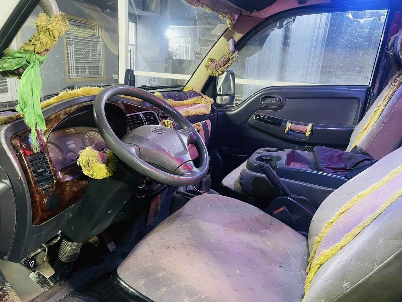 السلام عليكم
 كيه حمل
 موديل ٢٠١٢ 
رقم ديالى 
تخم تاير محمور ١٣/٥ 
اكسل وكير ومحرك مكفولات 
السياره نضيفه وعلا ايدينه 
مدوشمه 
السعر ٩٧ وبيه مجال قليل 
مكان السياره ديالى الخالص 
رقم صاحب السياره ***********
