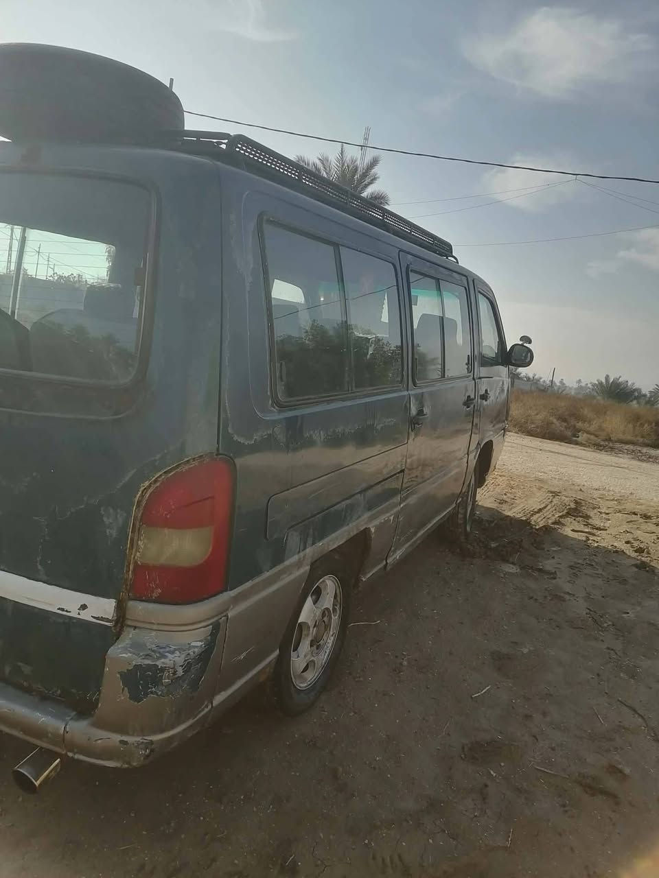 السلام عليكم  استانا للبيع او مراوس موديل 1997 وصل خط وبحث جدد سنويه 2028 رقم بغداد محرك و كير خير من الله  كهربائيات كله شغال 42 العنوان الحله ***********
