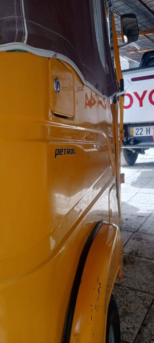 للبيع تكتك موديل 2022
ليموني محرك مكفول تكتك نضيفه 
مكان العماره حي نداء شراي اتصل 
***********
