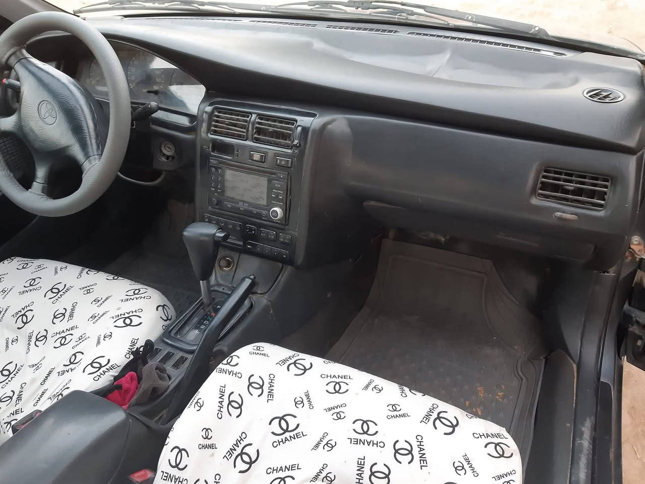 السلام عليكم كرونه للبيع موديل 95 سياره مكفوله من ظربه وكص ونقل جثه باسمي سنويه 27 
السعر 52 وبيه مجال 
***********
