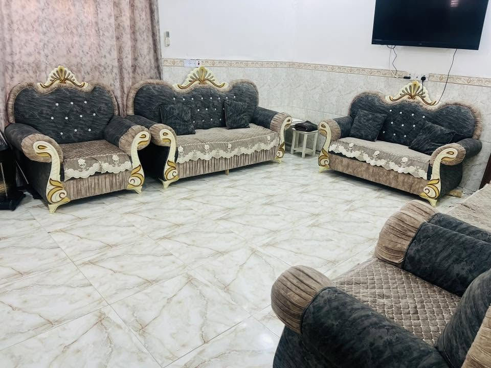 تخم ملكي للبيع نظيف مثل الصور  

مكاني ديوانية حي الفرات 

للاستفسار ***********
