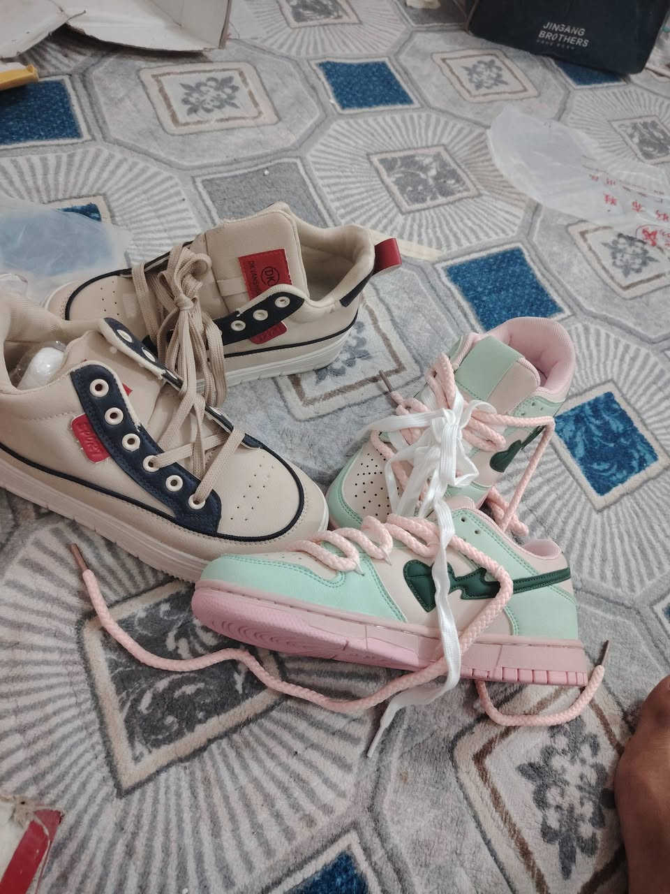 بضاعه احذيه مختلط اطفال ولادي بناتي نسائي جديد بلكارتون بيع شلعه القطعه #بالف دينار
للاستفسار خاص ودزلك صورهن


**إذا كنت صاحب هذا الإعلان وتريد حذفه لأي سبب، رجاءا أرسل رسالة إلى الدعم الفني**