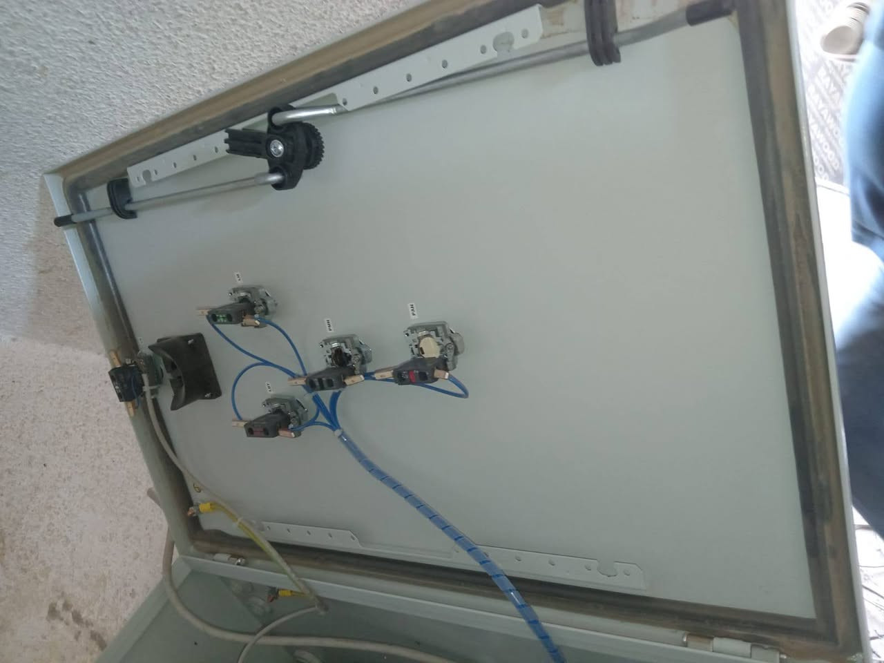 سلام عليكم ورحمة الله وبركاته 
يوجد الدينا من المواد Ex  
 ضد الانفجار ضد الحريق 
مال محطات الوقود 
مصافي نفط اختصاص 
بوش بتم بوردات بلوجكترات 
الاستفسار ***********-***********
خدمه توصيل جميع محافظات العراق 
العنوان بغداد الشورجه عكد النصاره خالف جامع ابو تمن
