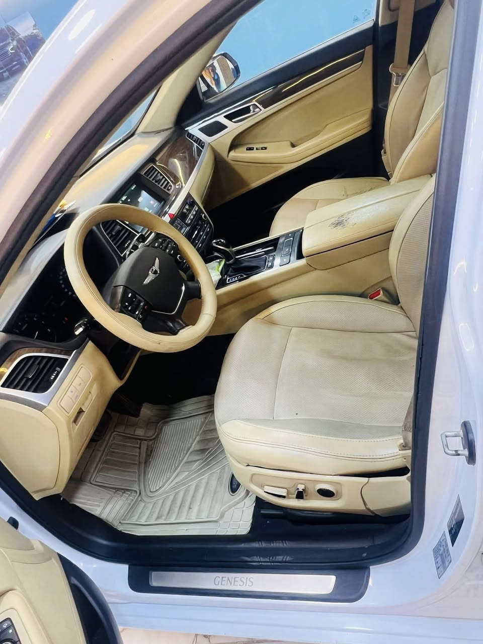 🔥🚘 فرصة ذهبية | جينسس 2015 خليجي فول كامل 🚘🔥
إذا تدور على الفخامة + النظافة + السعر المناسب
هذي السيارة ما تتفوّت 💯✨

 بيع او مراوس \\\\

📌 التفاصيل:
⭐ الموديل: جينسس 2015
⭐ الوارد: خليجي
⭐ القير: أوتوماتيك
⭐ الوقود: بنزين
⭐ الممشى: 148 الف
⭐ الموقع: كربلاء 📍

\\\

💎 مواصفات أعلى فئة (فول إلى الأخير):

1️⃣ 👈 بانوراما🌞
2️⃣ شاشة 📱
3️⃣ كاميرات 360° 📸
4️⃣ حساسات امامي خلفي جانبي🛡️
5️⃣ بصمة + دخول ذكي 🔑
6️⃣ مقاعد جلد كهرباء (تبريد/تخزين/ذاكرة) 🌸
7️⃣ مثبت سرعة + تحكم ستيرن جهتين ⏱️
8️⃣ نظام صوتي فاخر 🎶
9️⃣ مراي قلاب + اشاير بالمري 🔄
🔟 ويل كب كروم بلادي🖤
1️⃣1️⃣ LED / زينون 💡
1️⃣2️⃣ رادار النقطة العمياء 🛡️
1️⃣3️⃣ المحافظة على المسار 🛣️
1️⃣4️⃣ ستائر كهرباء 🌟
1️⃣5️⃣ إضاءة داخلية محيطية ✨
1️⃣6️⃣ تشغيل عن بعد 🔑
1️⃣7️⃣ ABS + Airbags + Traction 🛡️

\\_\

🛠️ الحالة (راحة بال للمشتري):
✅ بدون حوادث
✅ فقط بارد بالجاملغ الأمامي وخشم البنيد صبغ
✅ بدون دواخل
✅ بدون فتح إيرباك
✅ شرط الفحص بأي مكان

💰 السعر: 169 وبيها مجال — قابل للتفاوض 

العنوان كربلاء حي الحسين 

🚨 لا تضيع الفرصة… سيارة بهالحالة والمواصفات نادر تلقاها 👌🔥


**إذا كنت صاحب هذا الإعلان وتريد حذفه لأي سبب، رجاءا أرسل رسالة إلى الدعم الفني**