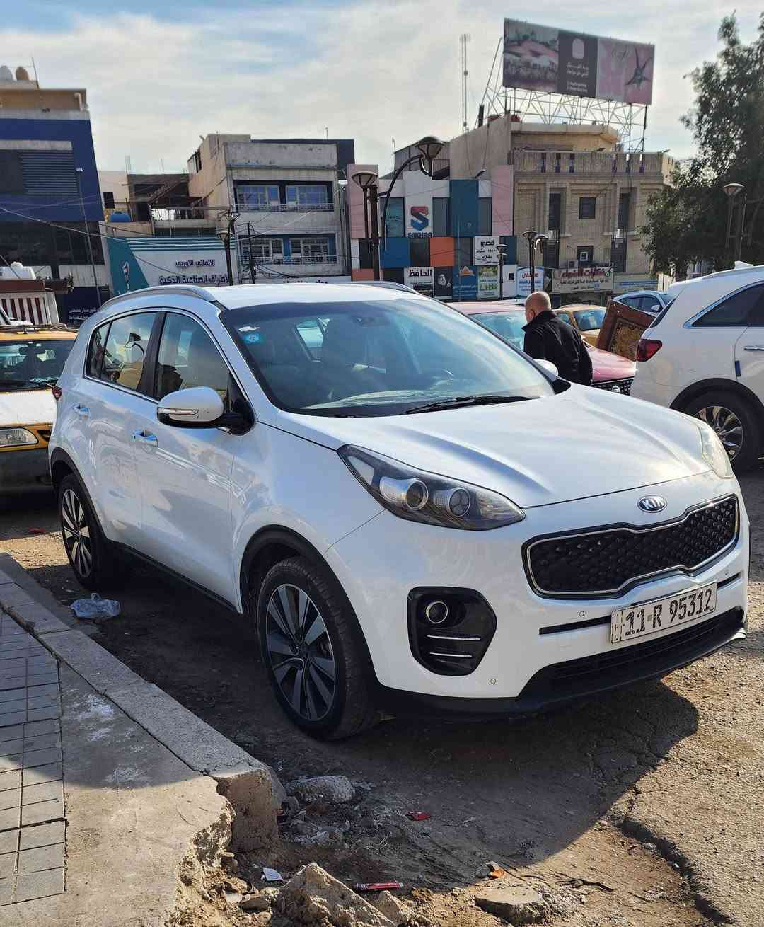 سبورتج خليجي موديل 2017 
المواصفات جي تي لاين عده البنراما 
يعني مواصفات فول الفول 
محرك دوش السياره بأسمي 
السياره كفاله 
السعر 180 مكان السياره بغداد 
***********
***********
