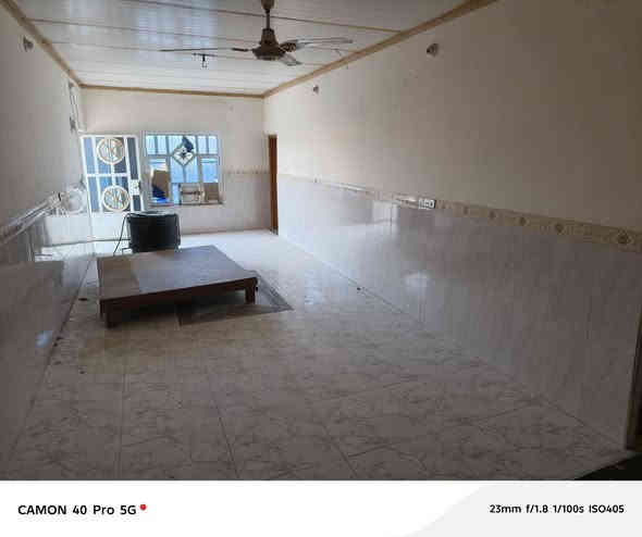 للبيع/ دونم مع بيت زراعي 3غرف سقف سندويچ 700متر عن الشارع العام مي كهرباء /عنوانه الكرامه مقابل معمل الطحين للاتصال 
***********
***********
