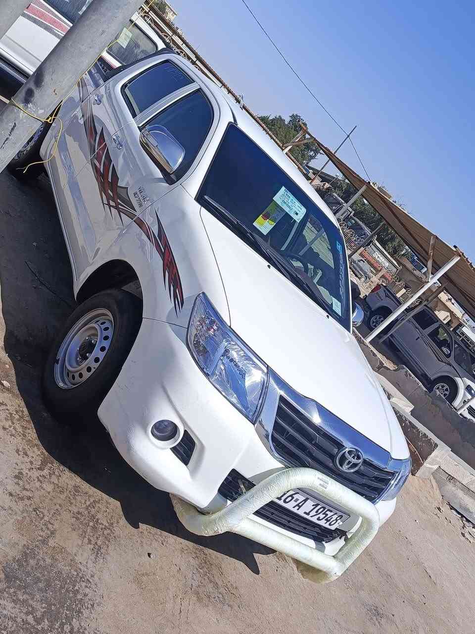 سلام عليكم رقم قادسيه بئسامينه 
تيوتا 14 عماني شاصي 12 
لسياره جاهزة تخم تاير وحداديه مكينه وكير 
ماشيه 255 لف لسياره مكفولة فتح وتبديل فقط رش ب لهلال جاملغ خلفي سعر 175 وبيهه مجال 
مكان لسيارة لسماوة مركز 
***********
