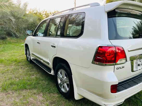 لاندكروز 2013( بريم ) اصلي  رقم بغداد  الدولي الجديد
بسمي    GX.R
مكفوله كفاله عامه
محرك 6 سلندر ماشية 165 ألف كم
سياره فول مواصفات 1/1                   
المواصفات
فتحه
طفايه
مري شفط
مري قلاب
كامره خلفية
حساسات
بلوتوث
ثلاجة
ايكو
لد نهاري
تحكم استيرن
كشن  السياق كهربائي  3 حركات 
تشغيل عن بعد 
تقفيل جام
اشاير ترحيب 
بصمات ابواب 
8 ايرباكات
ثلاث قطع تبريد
دوسات ليزريه 
زراكات لايت  
للسعر ٣٧٥ ورقة وبيها مجال )  
جداد كير ومحرك كفالة 
 ملاحضة / الشراي يجي يشوف السيارة ويقتنع وعيوني اله والي ما عاجبته يترك كلمة طيبة واني الممنون وتحياتي للجميع الاخوة
للاستفسار على الرقم
***********
