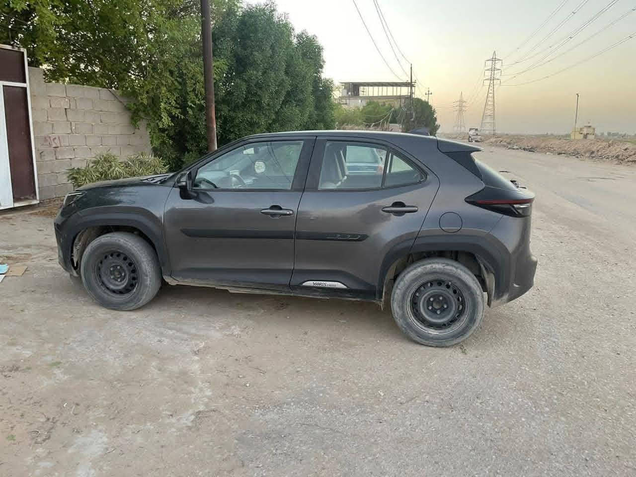 السلام عليكم تيوتا يارس كروس للبيع مديل 22 وارد خليجي هايبرد السياره جديده حادث دعاميه فقط شاشه جلد تحكم حساسات رادار نقطه عمياء تحديد مسار سياقه ذاتية القيادة السعر 145 وبيها مجال للشراي ***********
