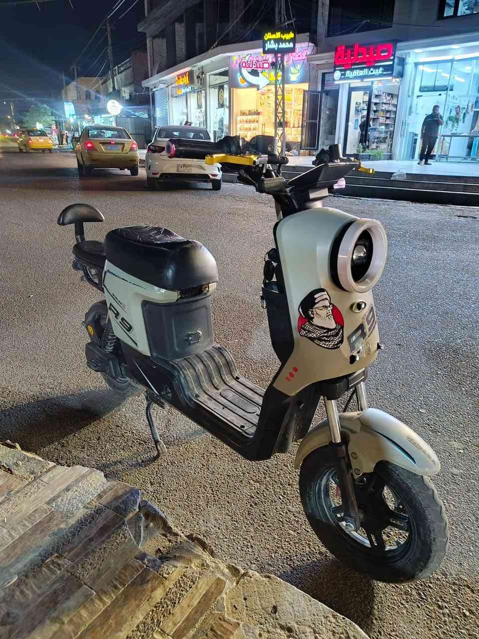 السلام عليكم عندي درجة شحن R9 2025 درجة جديد بطارية جدد مكان بغداد حي العامل السعر 350 شراي تصل رقم ***********
