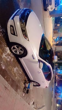 2015 بيها رشات صبغ  بدون دواخل   السياره محرك صار شهر من اخذته  تدفئه ...