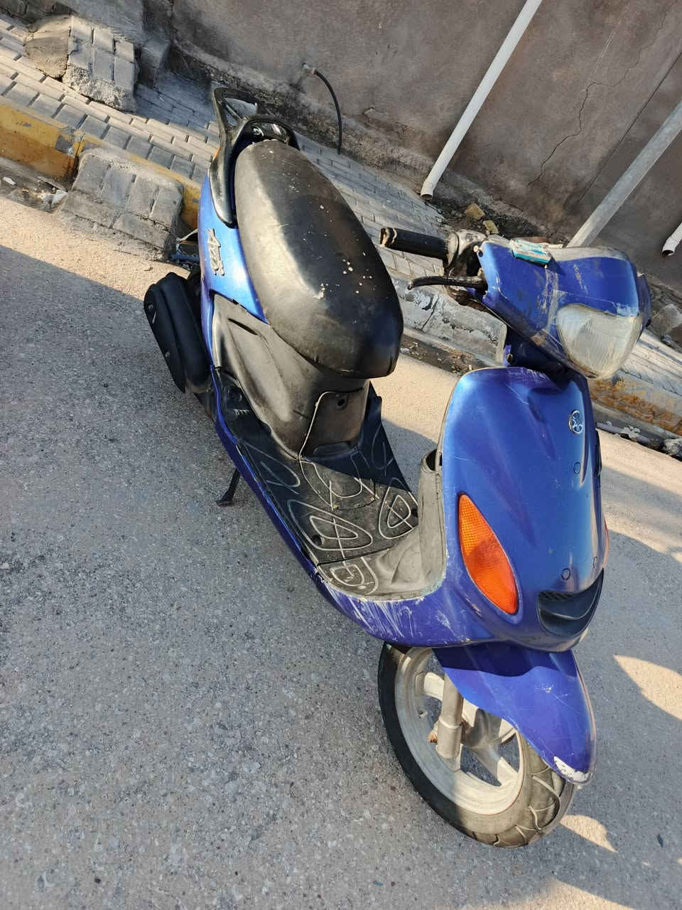 السلام عليكم دراجه للبيع سعره ٤٠٠ وبيه مجال قليل 

سلف هندر كهرباياته شغاله ماناقصه شي 
*********** رقمي متواجد عل مسنجر
