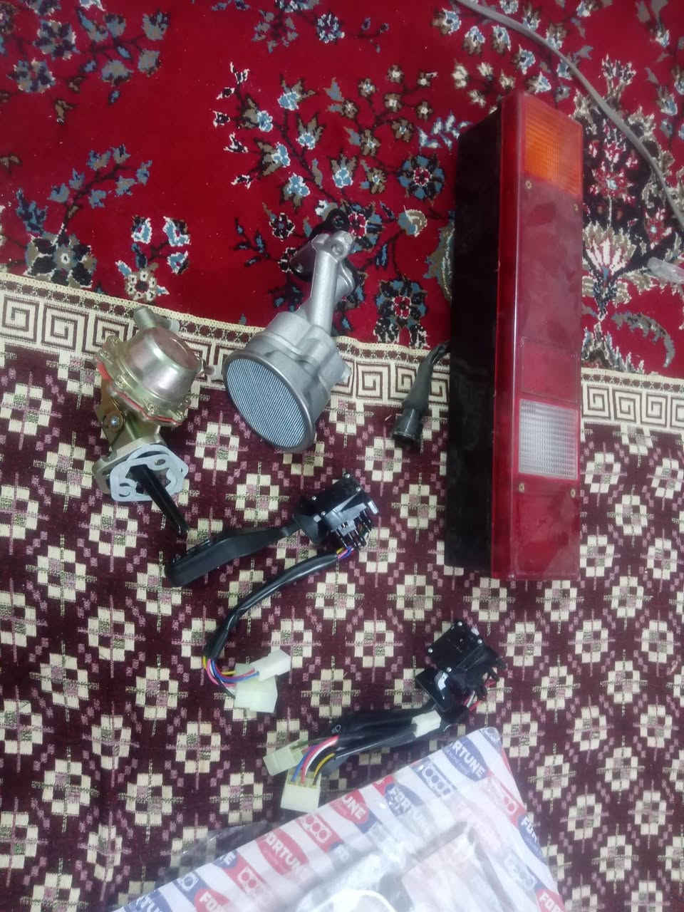 السلام عليكم غراض سياره روسيه اويل بم فيت يدات أشاير مع بك لايت للبيع كله جديد واصلي ***********
