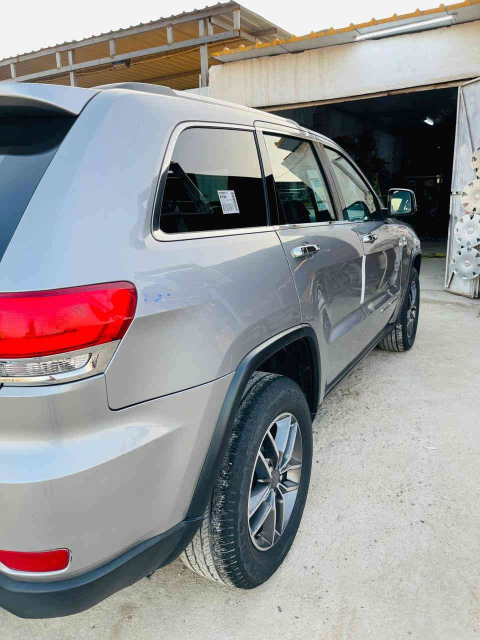 السلام عليكم عندي جيب موديل 2019 فول لمتد وارد أمريكي
حادثها بنيد وجاملغ بدون دواخل سونار بل منشور
مكان الزعفرانية سعر23 بيهامجال ***********
