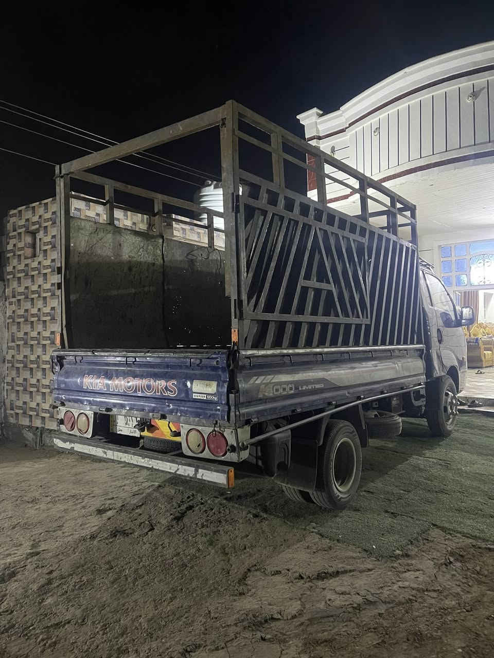 كيه فحل محرك 3000محور بم ونوزل كرنبا مكفوله كير شاصي محرك تايره محور 14 سنويه 27رقم أنبار تحويل ثاني يوم موديل 208السعر 68رقم الهاتف ***********
