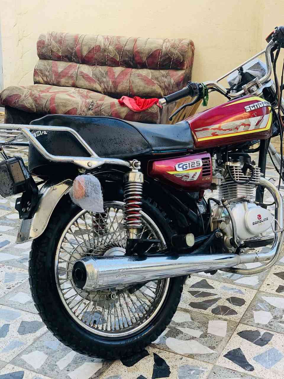 الاسلام عليكم سولنك موديل 2024    محرك مامفتوح   كهربايات كلها شغالة اوراق كاملة   دشبول ليزري مو اكتروني الويل الورة سيامته مرتخية يرادلهن فقط ضب.    السعر.  560.     مكاني واسط الصويرة.    ***********
