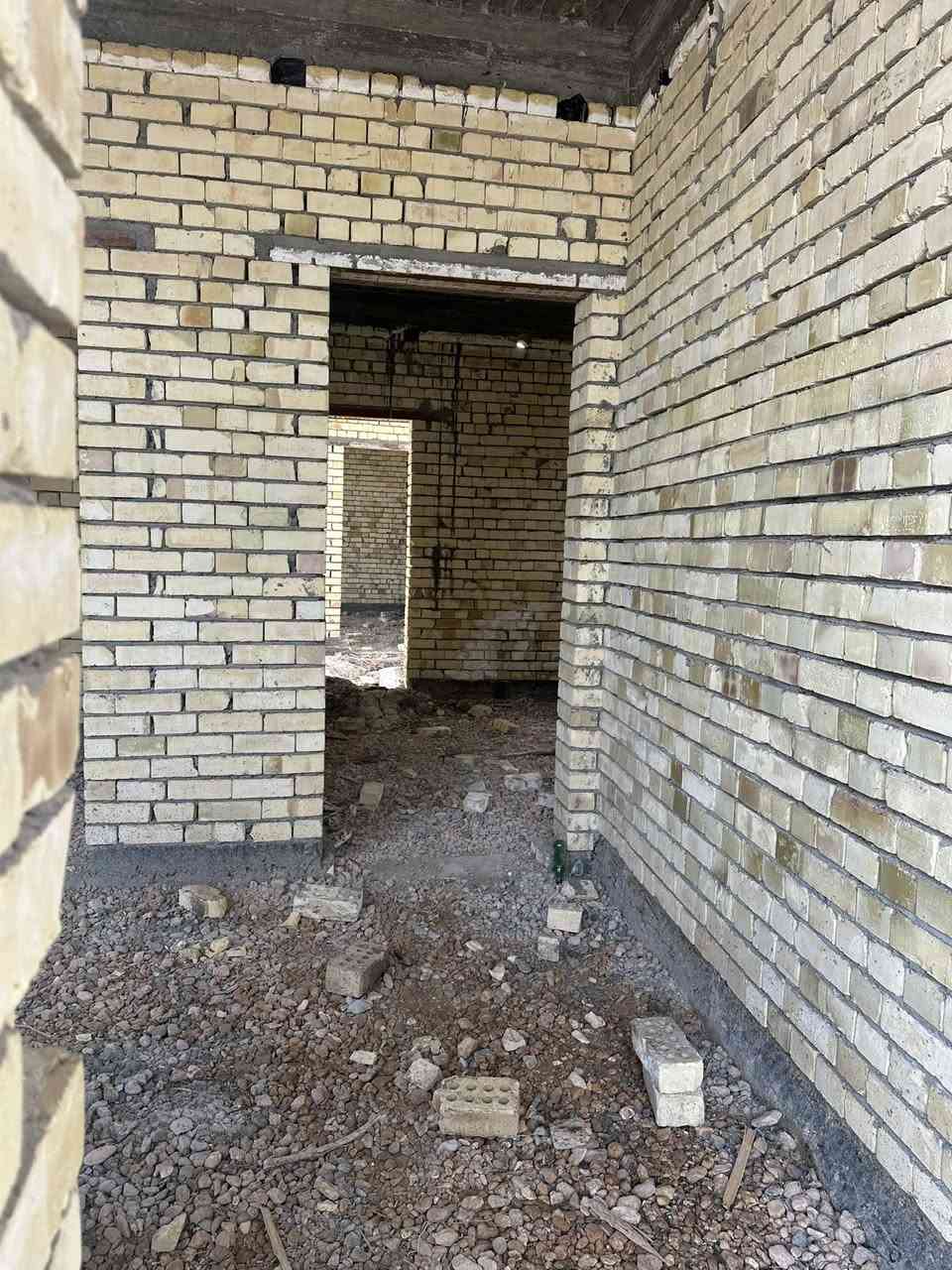 السلام عليكم….للبيع بيت هيكل  ركن مسقف طابوا زراعي سند 25ملحق حي النور موقع ممتاز للسكن
المساحه👈200م
الواجهه👈10م
نزال👈20م
السعر خاص قابل للتفاوض مع البائع
الاستفسار مكتب امجد العلواني للعقار حي17 قرب جامع الرسول
(***********)
