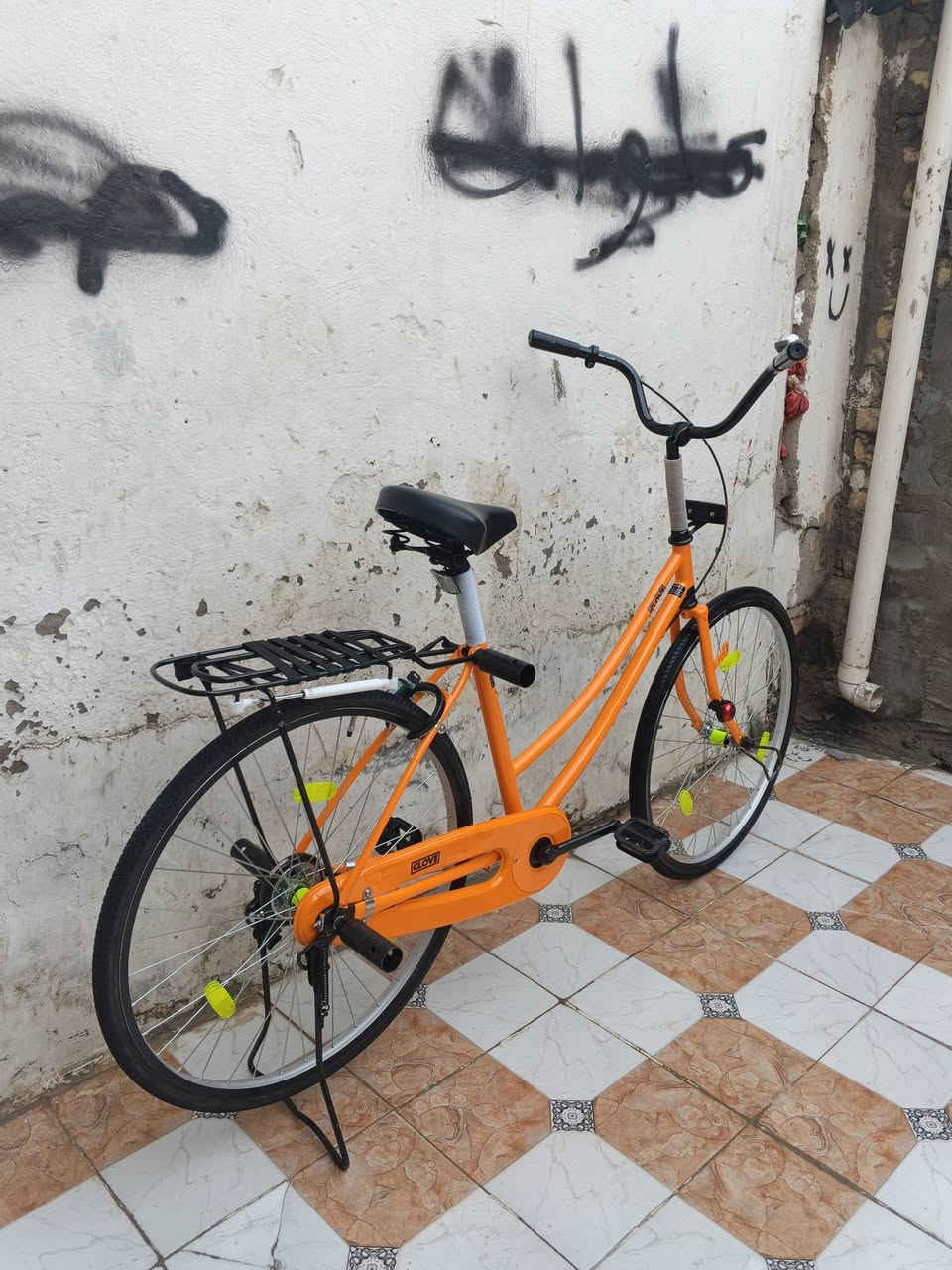 سلام عليكم بيسكل كلوف للبيع مديل 19 مكاني ناصريه مركز السعر 165 وبيه مجال قليل مو شراي لا تراسل رقمي ***********
