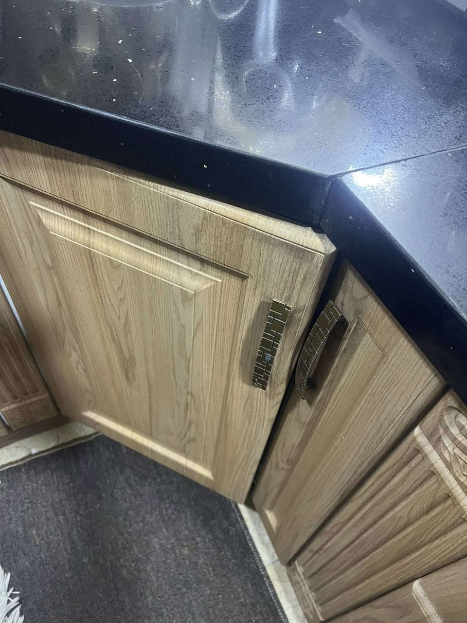 كاونتر للبيع خشب مقاوم للماء وجه مرمر اسود ترتر لماع ٤ سم مكان الصحون جك ومكان الغاز سلايت مطلوب ٣مليون ونص التواصل عل خاص وتدلل مكاني بغداد حي الجهاد


**إذا كنت صاحب هذا الإعلان وتريد حذفه لأي سبب، رجاءا أرسل رسالة إلى الدعم الفني**