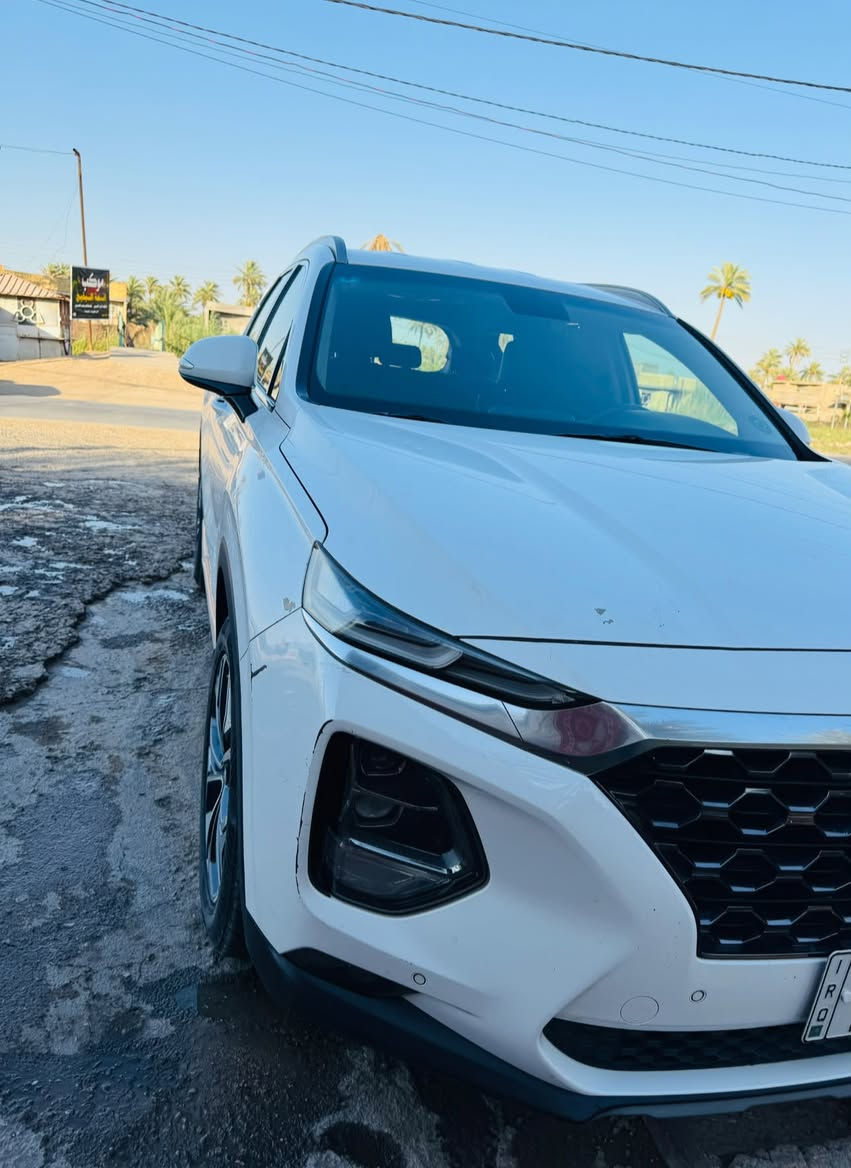 السلام عليكم 

هيونداي سنتافي  خليجي 2019 شكل ال20

رقم بغداد دولي انكليزي بآسمي شخصيآ

تحويل مباشر وين ميعجبك 

السياره مكفوله كفاله عامه مال جناي 

بيها بارد بسيط عكس السايق (باب الصدر) 

7 مقاعد 

المقاعد الاخيره مامستخدمه ع وضع الشركه 

ال سبير منازل ع وضع الشركه 

كشنات جلد تدفئه تبريد شخط مابيهن 

داخل لونين 

بصمات بيبان تقفل. جنطه كهرباء 

بصمة تشغيل. مع بصمات عدد 2

السياره فول الفول 

نظيفه كلش نظافه 100%

السياره ماشيه 77 الف. 

بانزين محسن فقط 

تبريد 3 قطع 

محرك 3.5   6 سلندر. گير 8 نمره 

السياره 4 ويل
 
حداديه ع وضع الشركه وجديده فول 

كهربائيات كلها شغاله مابيها اي نقص 

بردات بلادي مال شركه

كامره خلفيه حساسات خلفي وامامي وجانبي

السعر 193$ وقابل للتفاوض 

***********
***********

