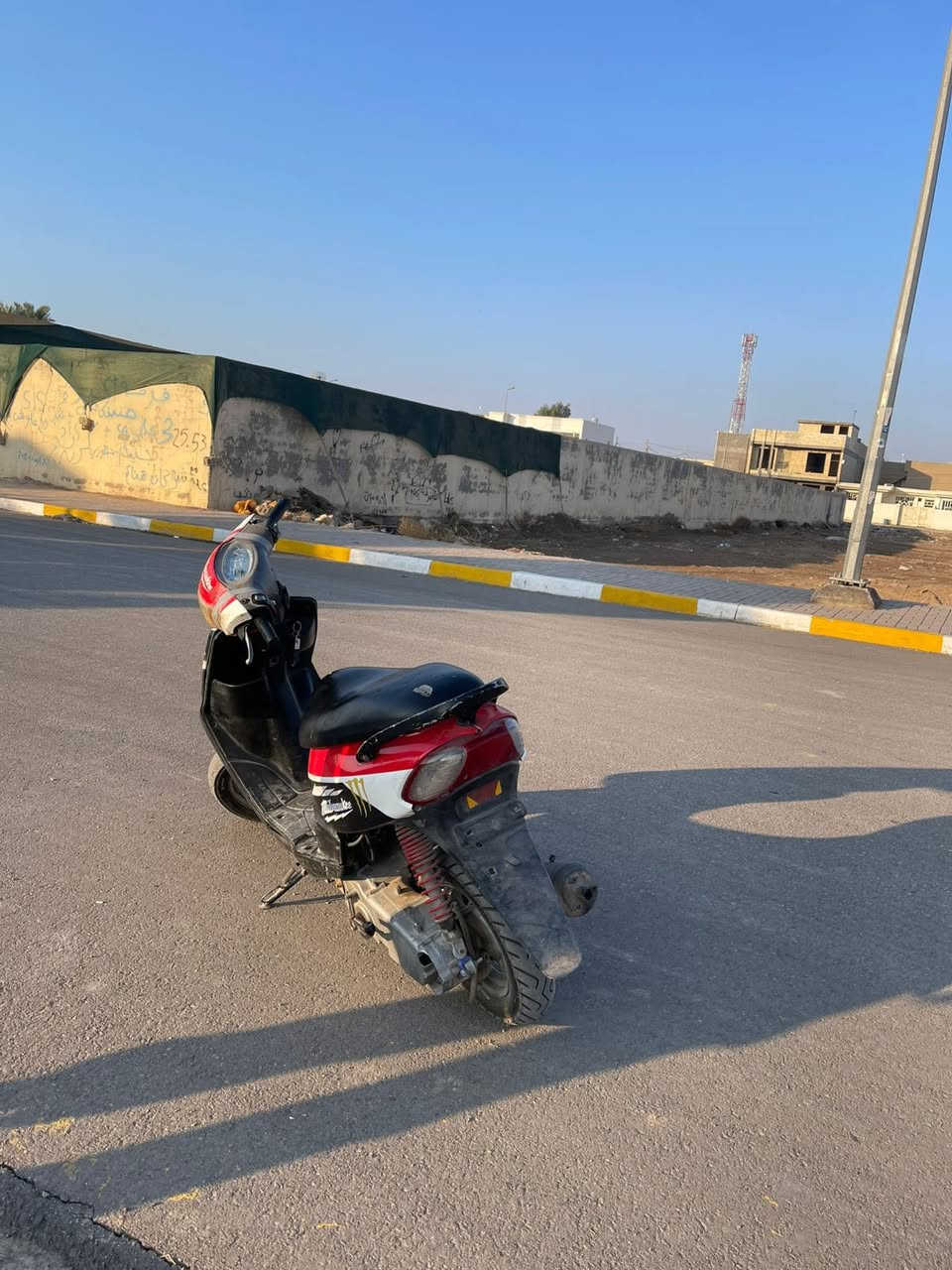 ماكس قجمه دراجه كامله ما نقصها شي سعرها 300 بيها مجال ***********
