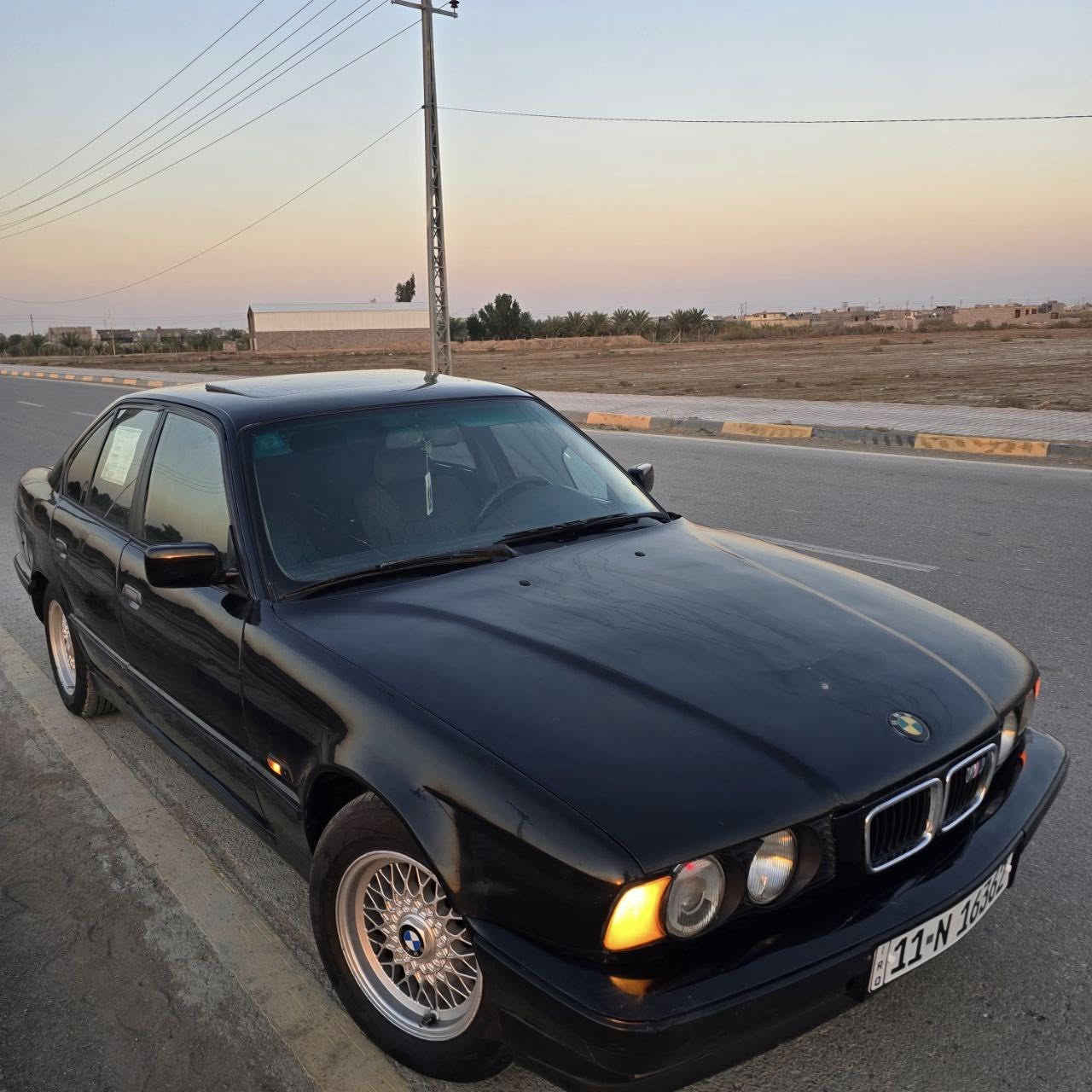 Bmw525i بلادي
وارد يابان✅️
 مسكر عدل المرغوب✅️
محرك وكير شرط،جدد توني شادهن✅️
كير اوتو ✅️
بجم عريض✅️
شرط تبريدثلج منضومه كله جديده توني شاده✅️
كهربائيات كله شغاله✅️
جام كهرباء اربعه✅️
رقم بغداد انكليزي الجديد✅️
 صدر جديد✅️
تخم تاير جديد✅️
ويل خليه✅️
سلايد "فتحه" ✅️
مصبوغه عام للجماليه بدون ضربه✅️
السياره لاخياس ولاجراد✅️
منضومه لايتات زنون ✅️
موديل1992 تحويل ثاني يوم 
السعر 60 وبيها مجال بسيط
***********
***********

