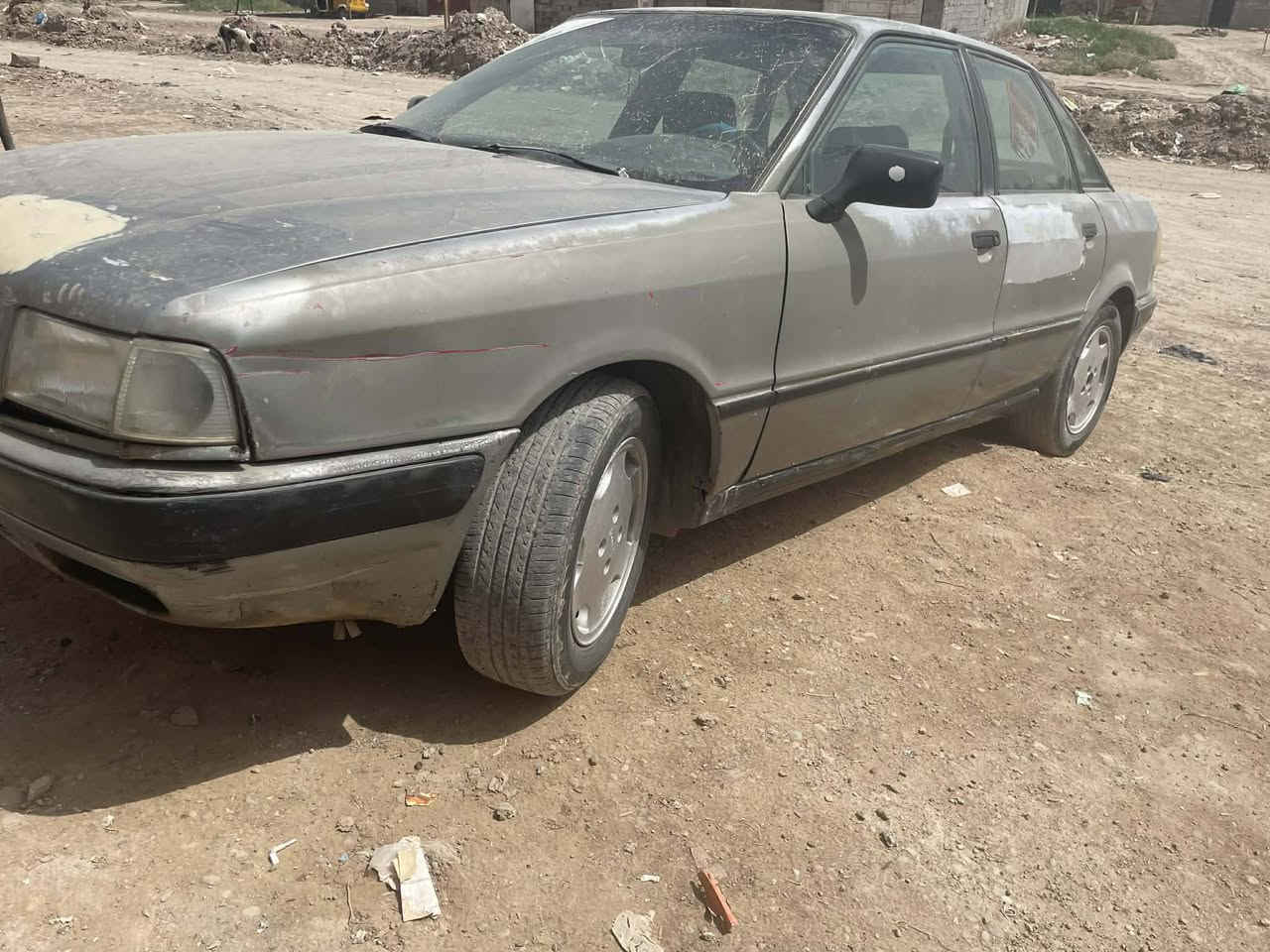 السلام عليكم اودي للبيع السعر ٢٠$ محرك بي بخار العنوان ابو غريب ***********
