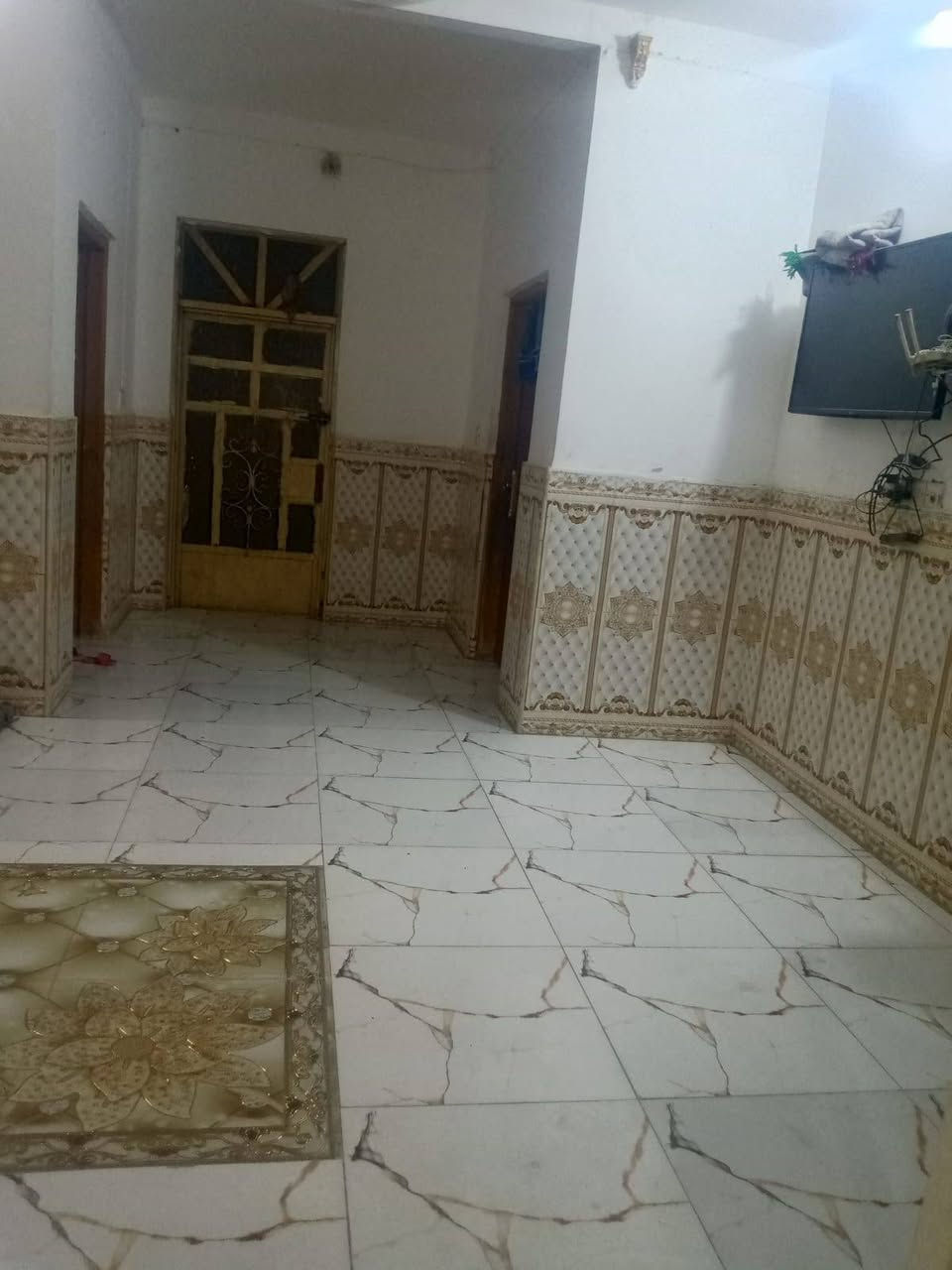 آلُـۜسـۨۚ(✋)ــِۖلُأمٌ ؏ـليۜـ(💜)ـكـۜم وݛحـٍّْـٍّْ⁽😘₎ـٍّْمهہ الًـًٍۖـٍـٍۖ(☝)ٍۖـًٍٍٍّـًٍلۖهًٍۖۂ وبـۗـۗـۗـۗـۗـۗركۧۧــۧۧۧۧۧـۗـۗ(ۗ😇)ـۗـۗاتهۂ دار💒 للبيع مساحه 200متر.طابو زراعي سند 25.. يحتوي على غرفتين نوم وصاله واستقبال ومطبخ وتخاريج داخليه وخارجيه وكراج..البيت جاهز مسجل ومرقم من قبل البلديه مشمول بقرا ر..320.العنوان.كوفه براكيه شارع المطار القديم..فرع انشاءية ابراهيم السعبري يبعد.عن الشارع 200متر..السعر💵💵 45مع المجال البسيط بناء بلوك ولسقف عكاده الأساس تجعيب متشرف وكامل للاستفسار مراسلة الصفحه واتصل علئ رقم 📲 ***********📲
