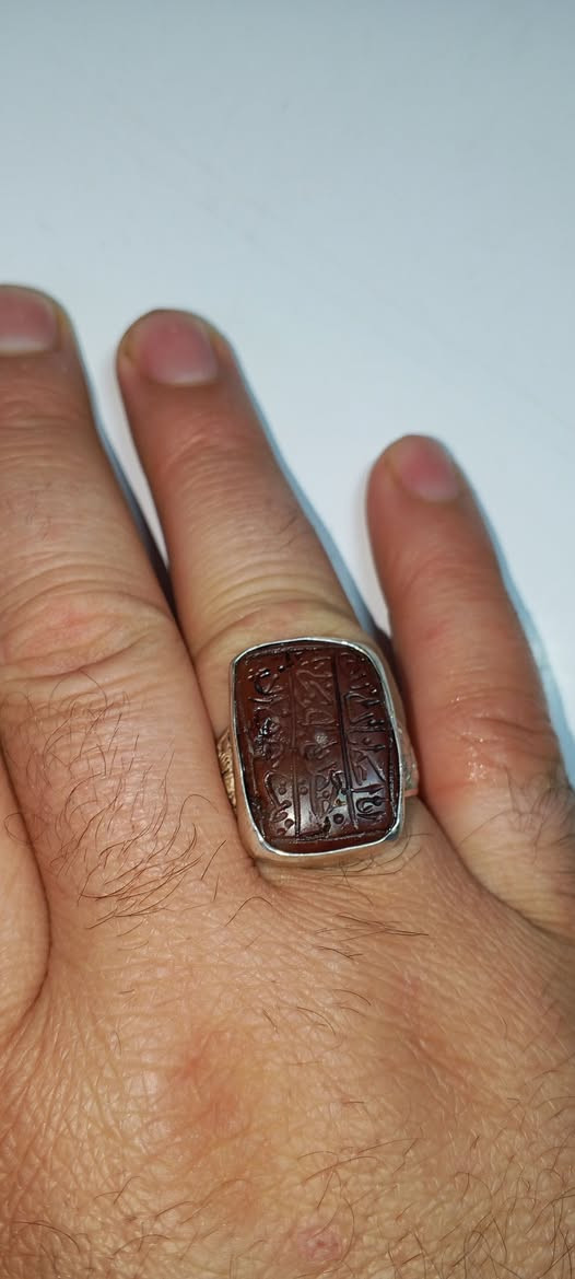 يمانيه قديمة جدااااا جدااا داخله  بيه تصوير كف قابض ع شي ومنقوش عليه سوره الكوثر المباركه الي يريده يتفضل خاص


**إذا كنت صاحب هذا الإعلان وتريد حذفه لأي سبب، رجاءا أرسل رسالة إلى الدعم الفني**