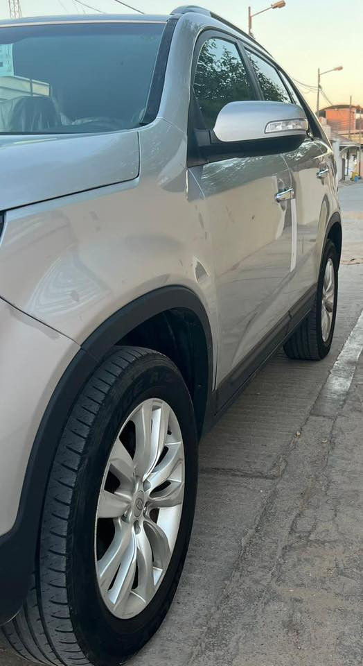 سورنتو 2013
6 سلندر بانزين
السعر 68
***********
