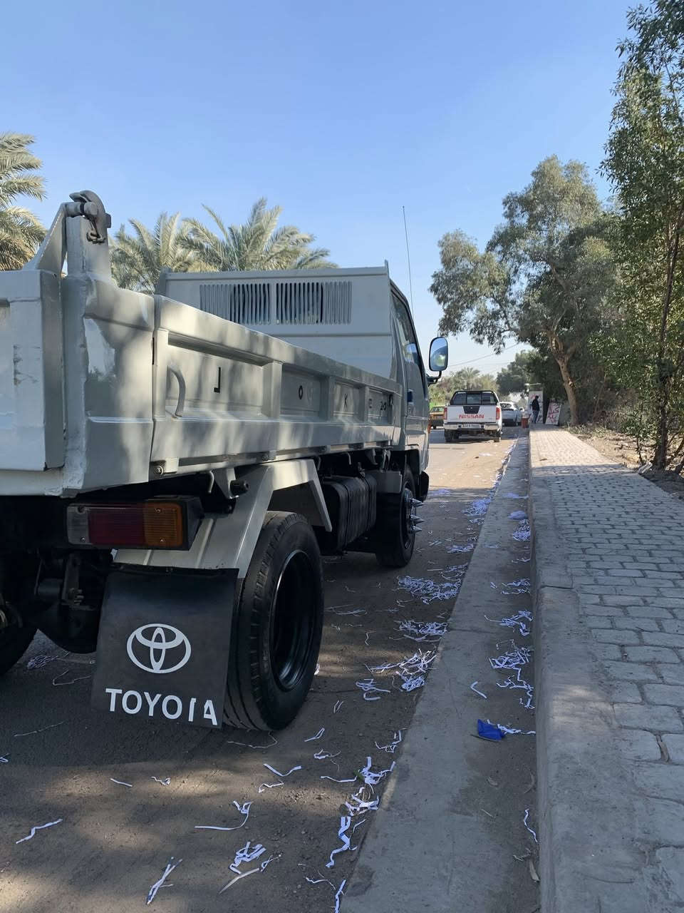 راس اثور قلاب فحل بلاد سياره بلكارتون كلشي بيها علا وضع الشركه مكفوله كفاله عامه فقط (البدي مصبوغ)
 قماره قطره صبغ مابيها مكينه ( 16B )لابخار ولاتنقيص  كير ومحرك لوك مكفول شاصي مكفول تخم تاير جوبلس جديد برجستون ويل  17.5 كهربائيات كلوب ماكو نقص سياره شكد متصور جديده 👍🏻 دينار مذب عليها جاهزه للعمل. 
رقم بصره مشروع وطني تحويل ثاني يوم. اتصل واني خادم

المكان بغداد المشتل. ***********
