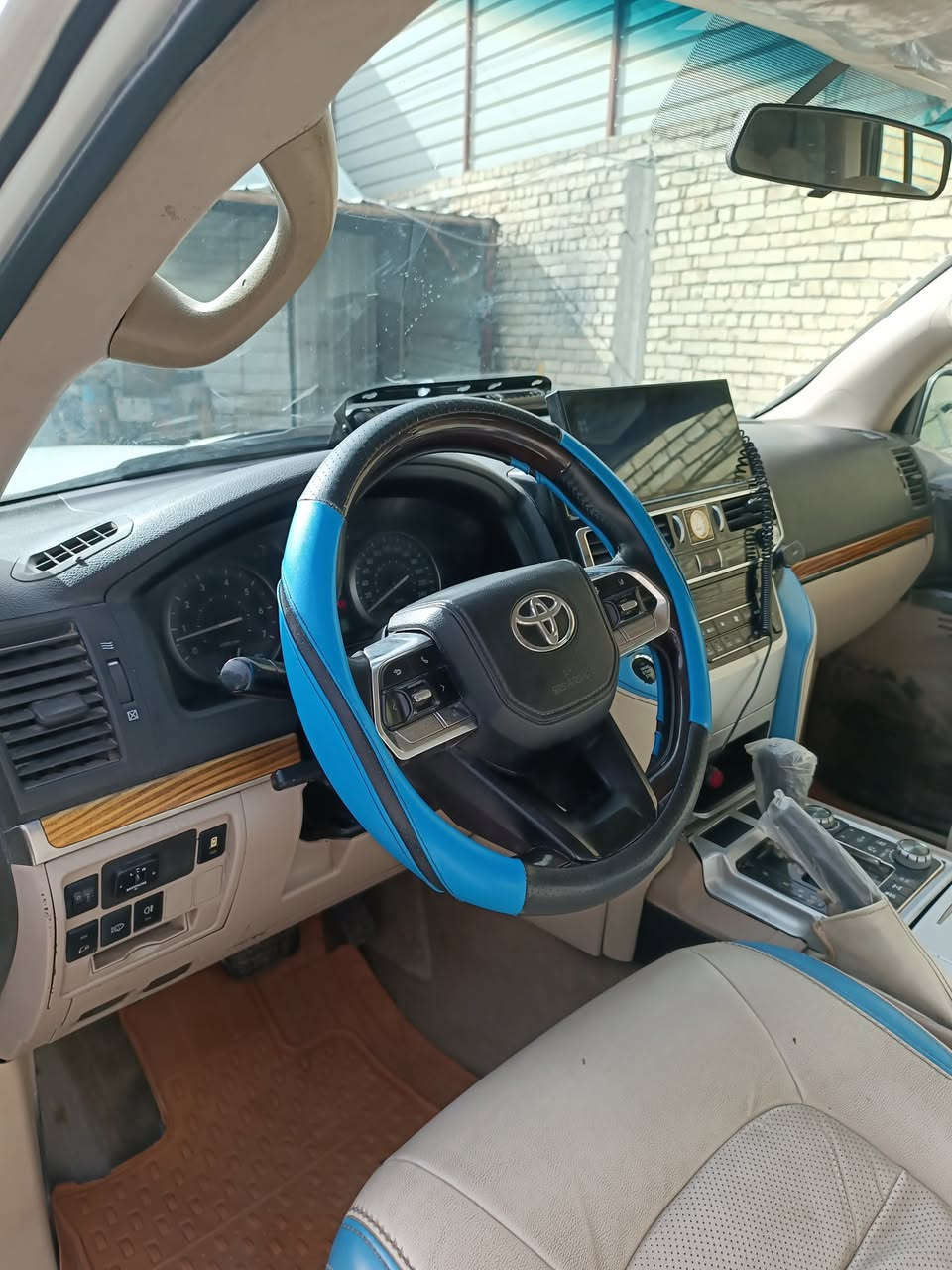 سياره لاندكروز 2009 محدثة 24 داخل وخارج   رقم بغداد الموقع بابل لاستفسار على الارقام ***********
***********
