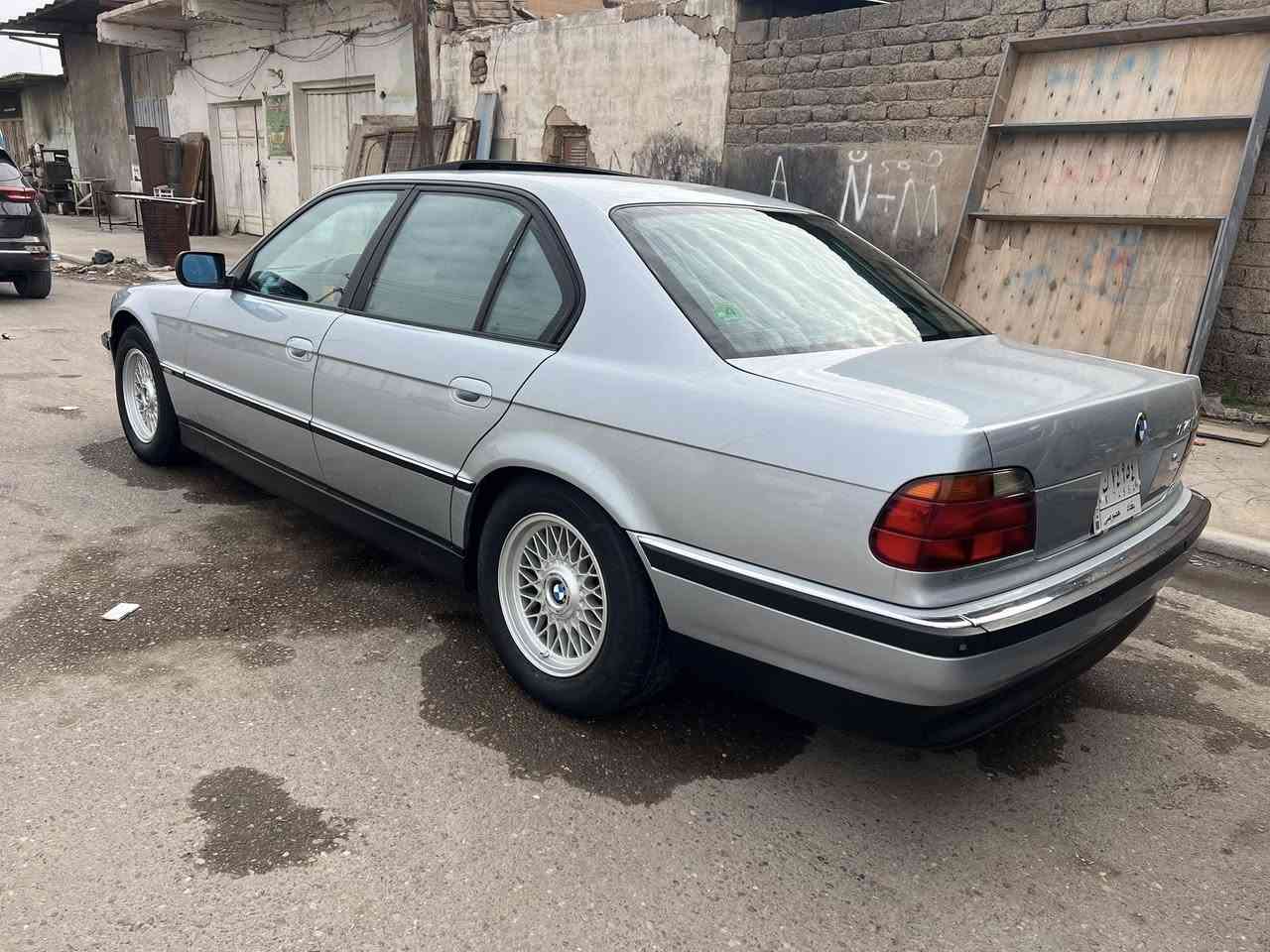 السلام عليكم
للبيع 740 موديل 95

اخوان السياره جديده بمعنى الكلمه 

وجاهزه من كلشي الف ماتصرف عليها

كير  ومكينه خير من الله

حداديه امامي خلفي كله جديد 

تخم تاير جديد 

تتفئه وتبريد 

5 بردات الخلفيه كهرباء 

عدسات LED. زرع يعني لايت نهار 

كشنات كهرباء 

جنطه شفط 

السياره ليوم مسوي ادامه كامله عليه من

بلكات اصلي ونوزلات وفيت بم وكلاص بانزين 

وفلاتر دهن وفلتر شوته

اخوان السياره جاهزه من كلشي وترايك وين ميعجبك 

السياره مصبوغه عام جماليه بدون ضربه

هزه جديده قبل سبوع سويته وارقام انكليزي بسمي تحويل وين ميعجبك

ولي يشوفه غاليه ان شاء الله يلكه الاحسن منها

السعر 133 وبيها مجال للطيبين 

***********
