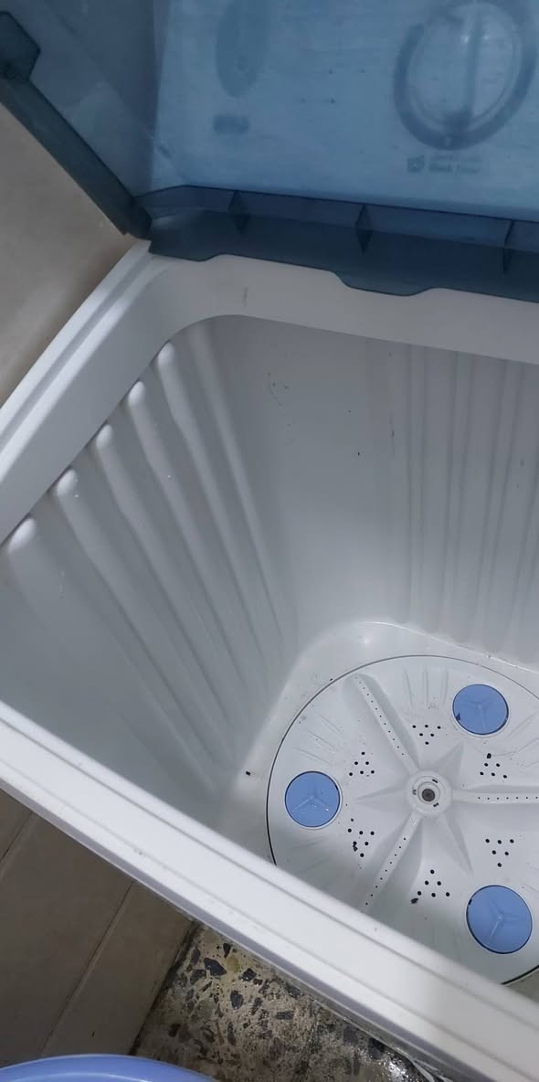 غسالة الحافظ اخت الجديد شغاله كله اي عطل مابيه تغسل بطانيه وتنشف بطانيه شرط  ***********
