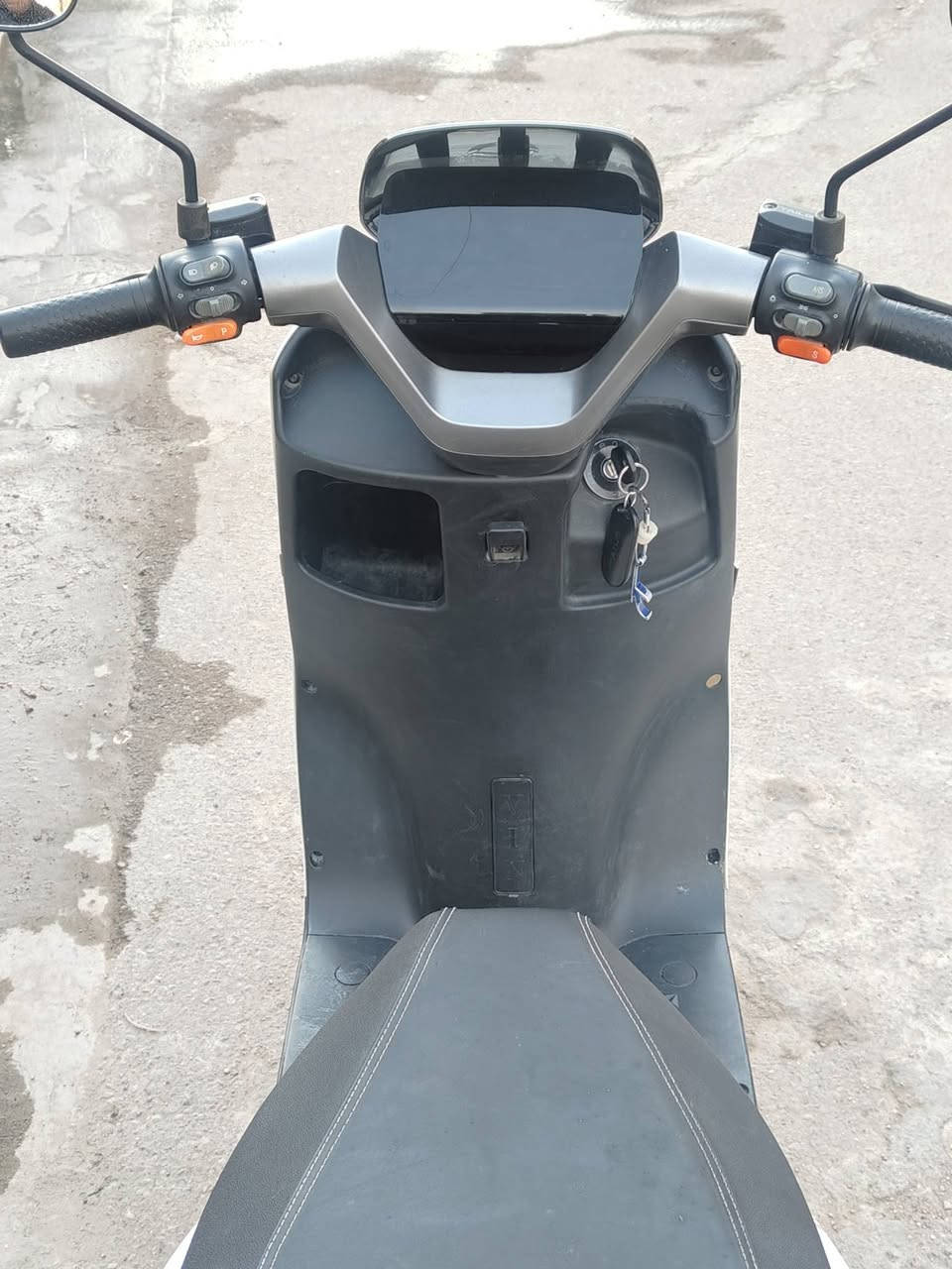 سلام عليكم من رخصه الادمن 
دراجه شحن TAILG موديل 2025 6 بطاريات كبار نادره بل سوك بطارياتها جديده بل جيس تايرات جديده الدراجه استعمال 3 أشهر ضمان بعدها بيها بعد 9 أشهر ينتهي ، مواصفاتها حلوه 3 نمره بدون بك الثالث يمشي 60 ع ويز تشغيل عن بعد كشن جلد لايت كلش قوي بريك امامي خلفي دسك نضام الاقتصادي بيها و APS دراجه نضافتها 80% حادث مالتها بل بجم وصفحه مثل موضحه بل صور سعر 750 بيها مجال حك الجيه بيع او مراوس بانزين للتواصل *********** ، *********** . بغداد / حي العامل
